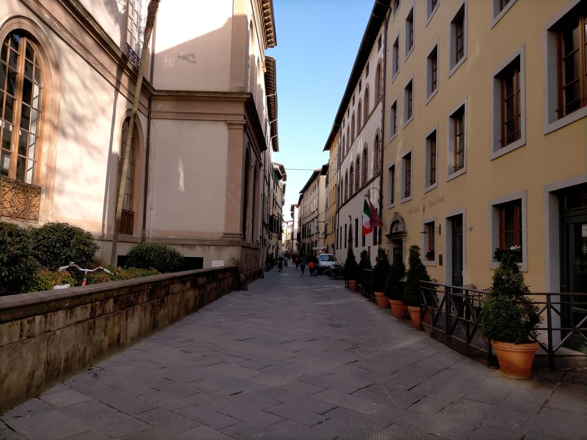 Street view near San Luca Palace, Lucca — © johnnerine98 (CC BY-SA · Mapillary)