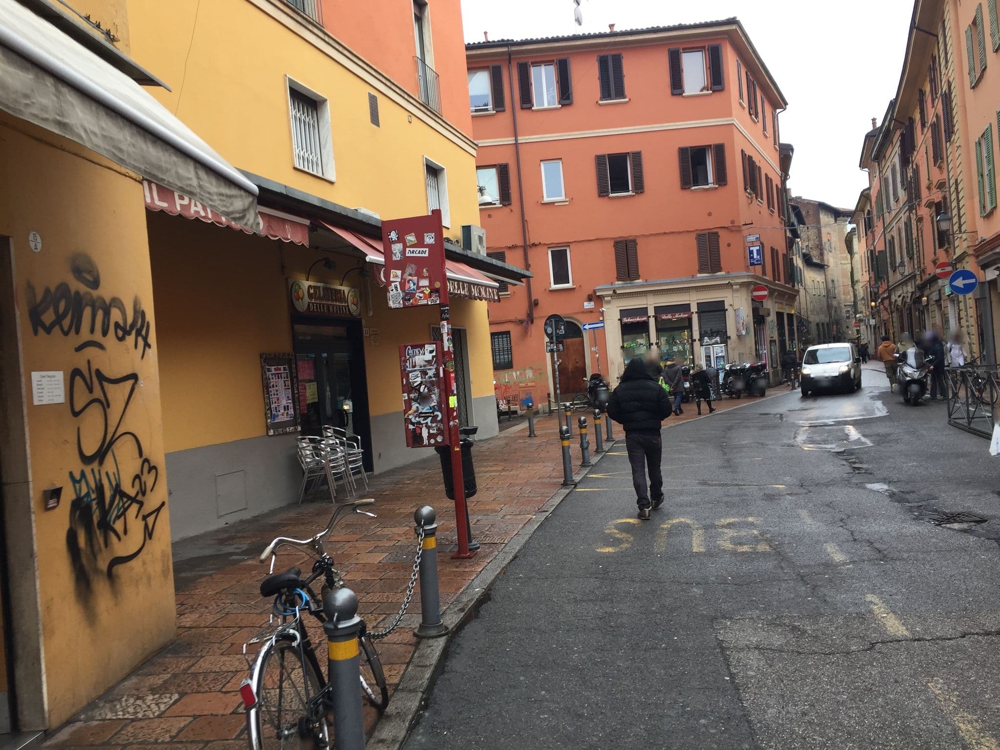 Street view near B&B Molineventidue, Bologna