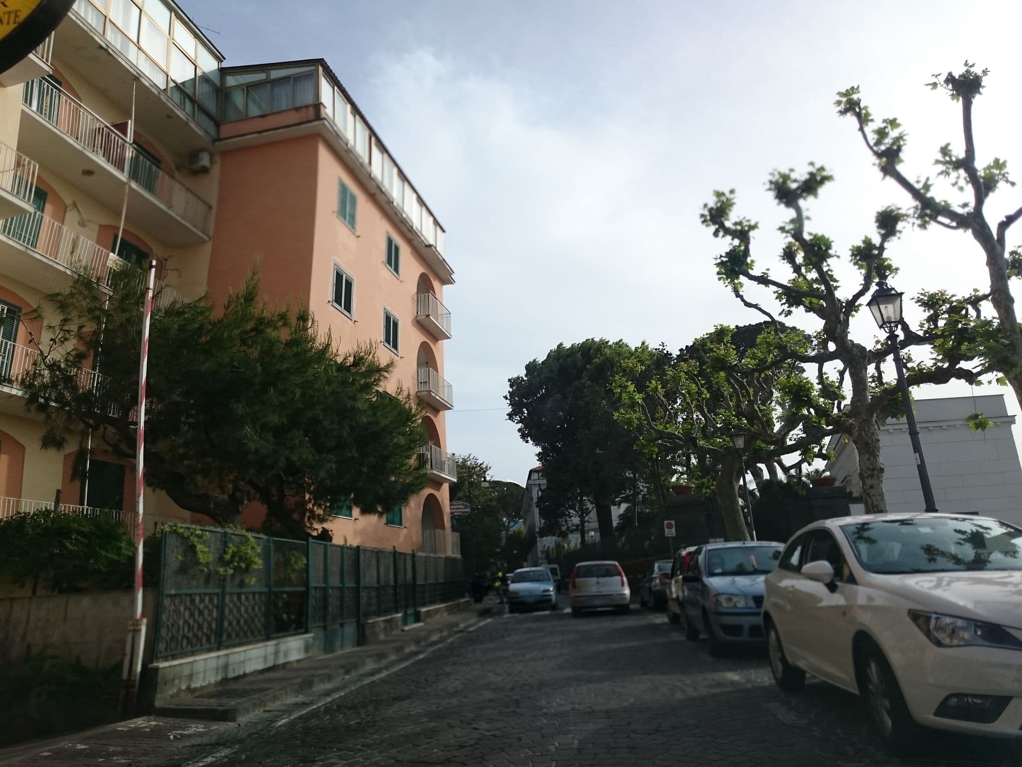 Street view near Cosmomare, Sant'Agnello — © dhuyp (CC BY-SA · Mapillary)