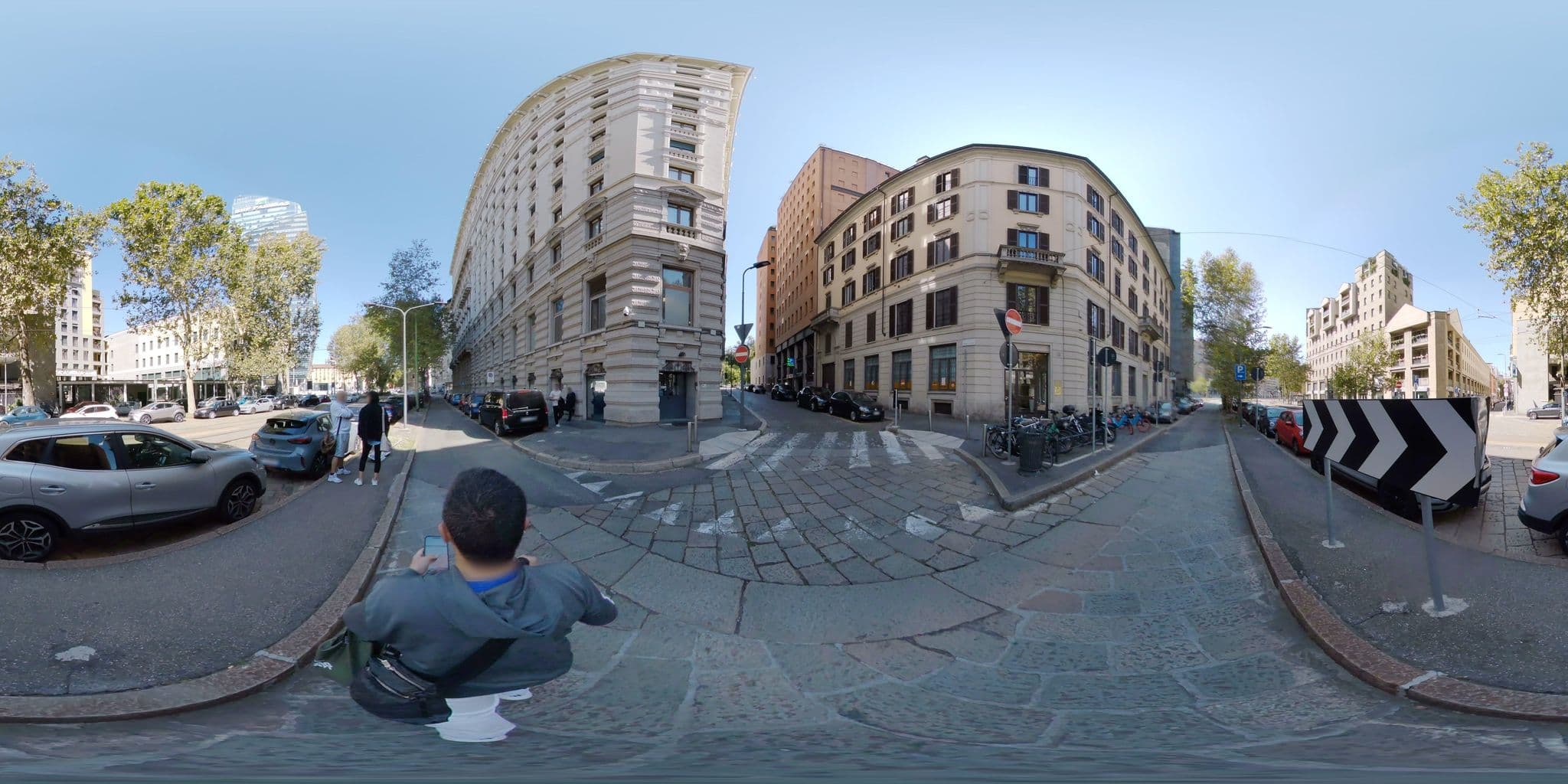 Street view near Windsor Hotel, Brera