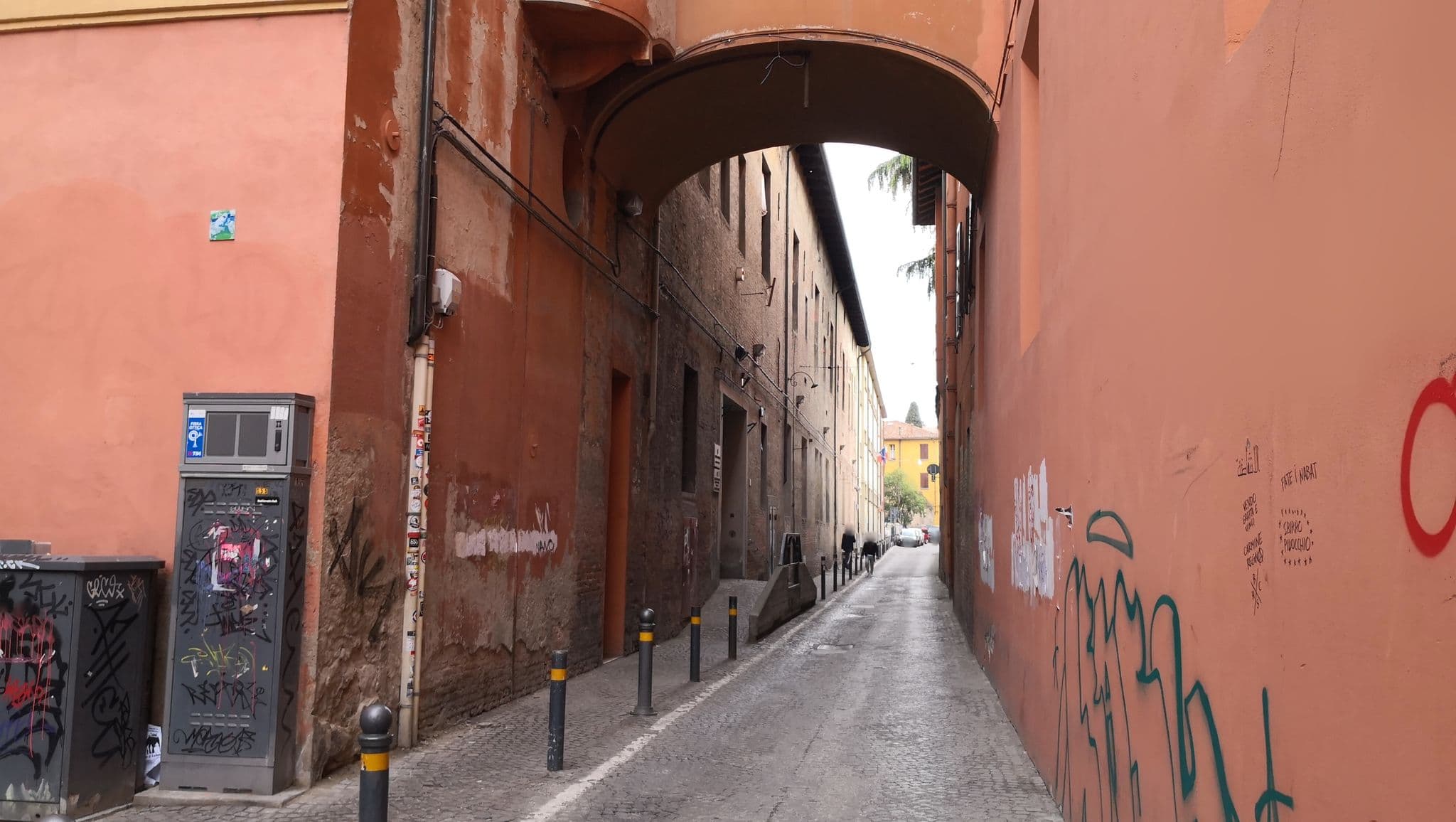 Street view near Albergo S. Vitale, Bologna