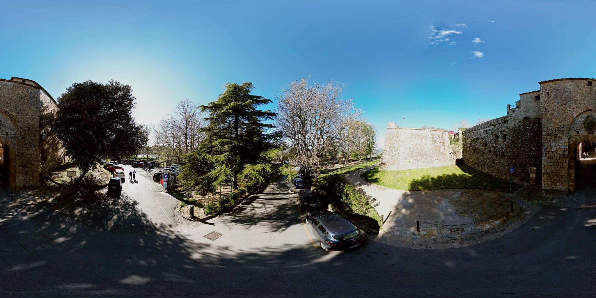 Street view near Albergo La Locanda, Volterra — © Ghelfi360 (CC BY-SA · Mapillary)