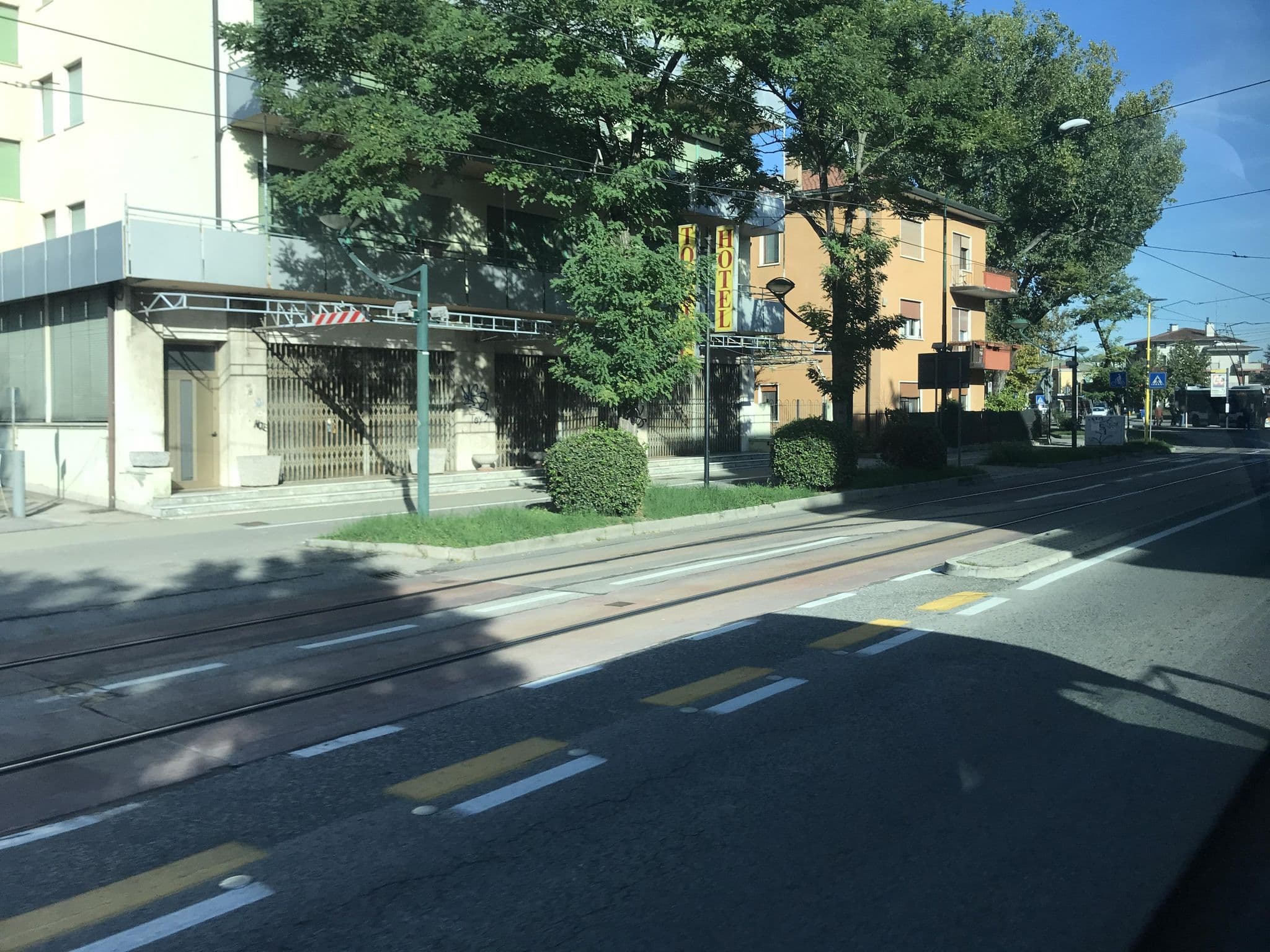 Street view near Hotel & Hostel Colombo For Backpackers, Mestre — © miguel_andrade (CC BY-SA · Mapillary)
