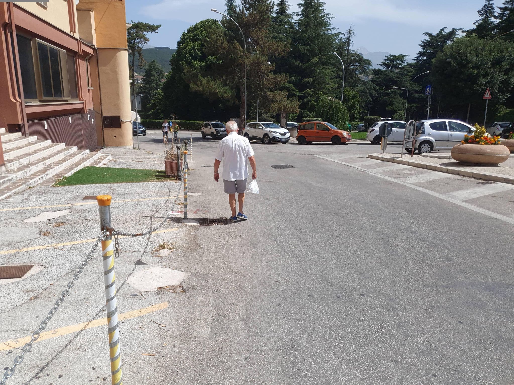 Street view near Hotel Castello, L'Aquila — © AlixGil (CC BY-SA · Mapillary)
