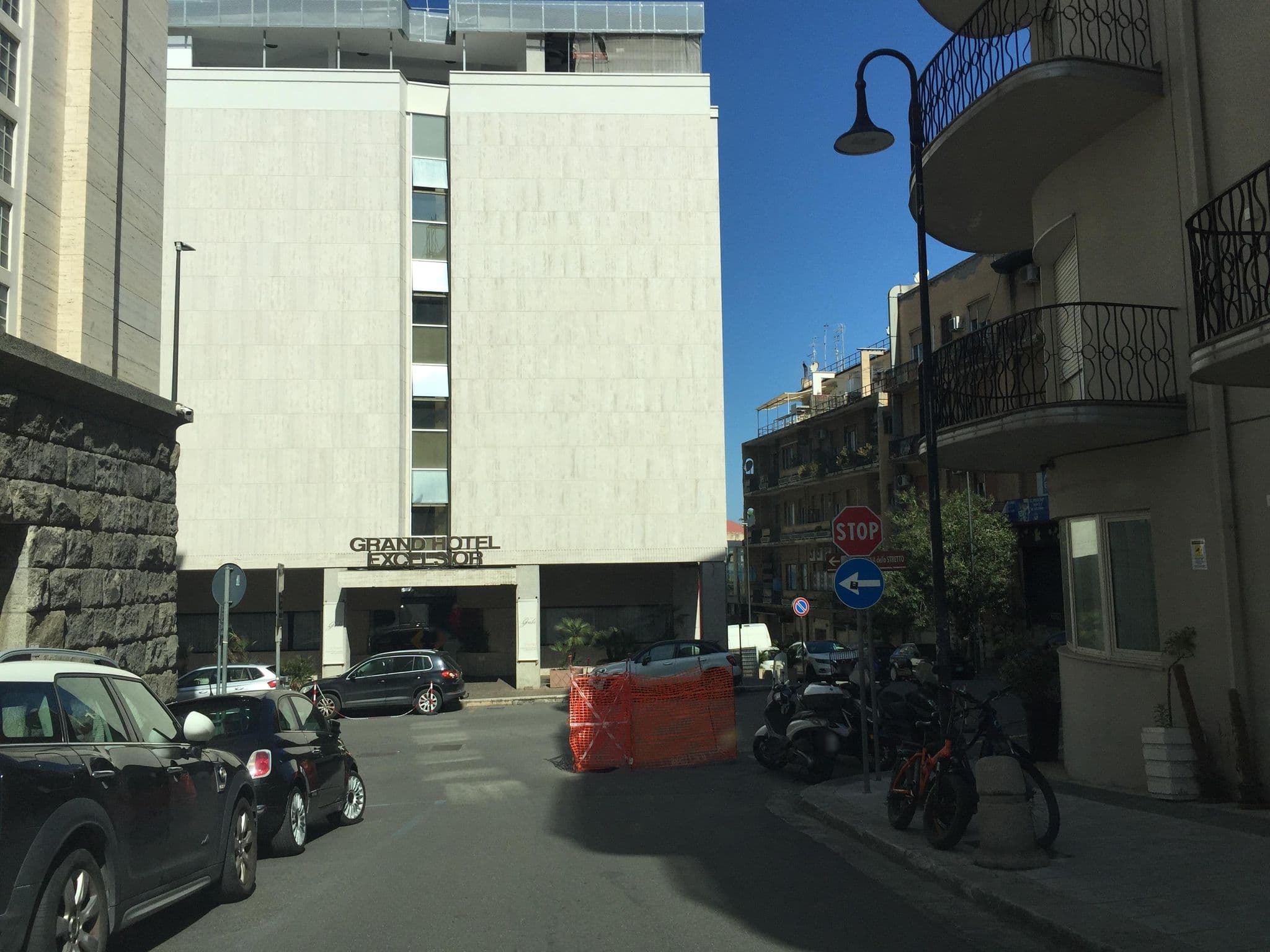 Street view near Hotel palace, Reggio Calabria — © igorzo (CC BY-SA · Mapillary)
