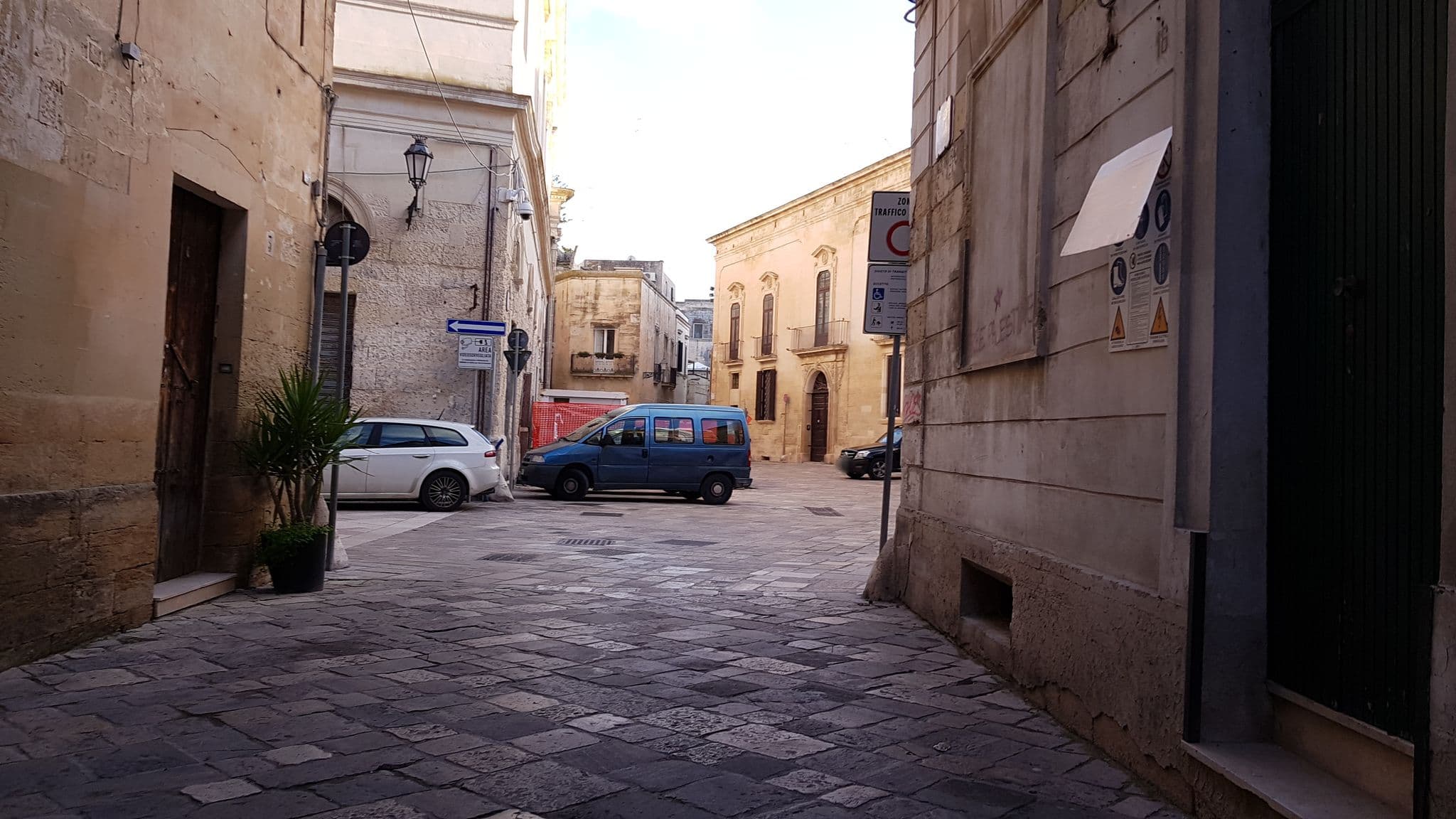 Street view near B&B La Piazzetta, Lecce