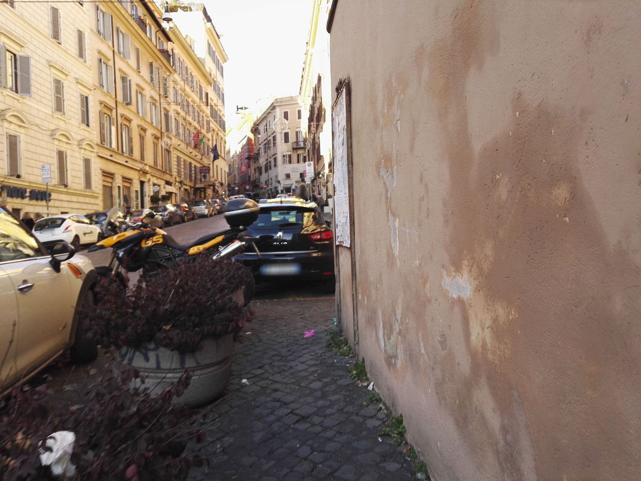 Street view near Elite, Ludovisi — © marcuscalabresus (CC BY-SA · Mapillary)