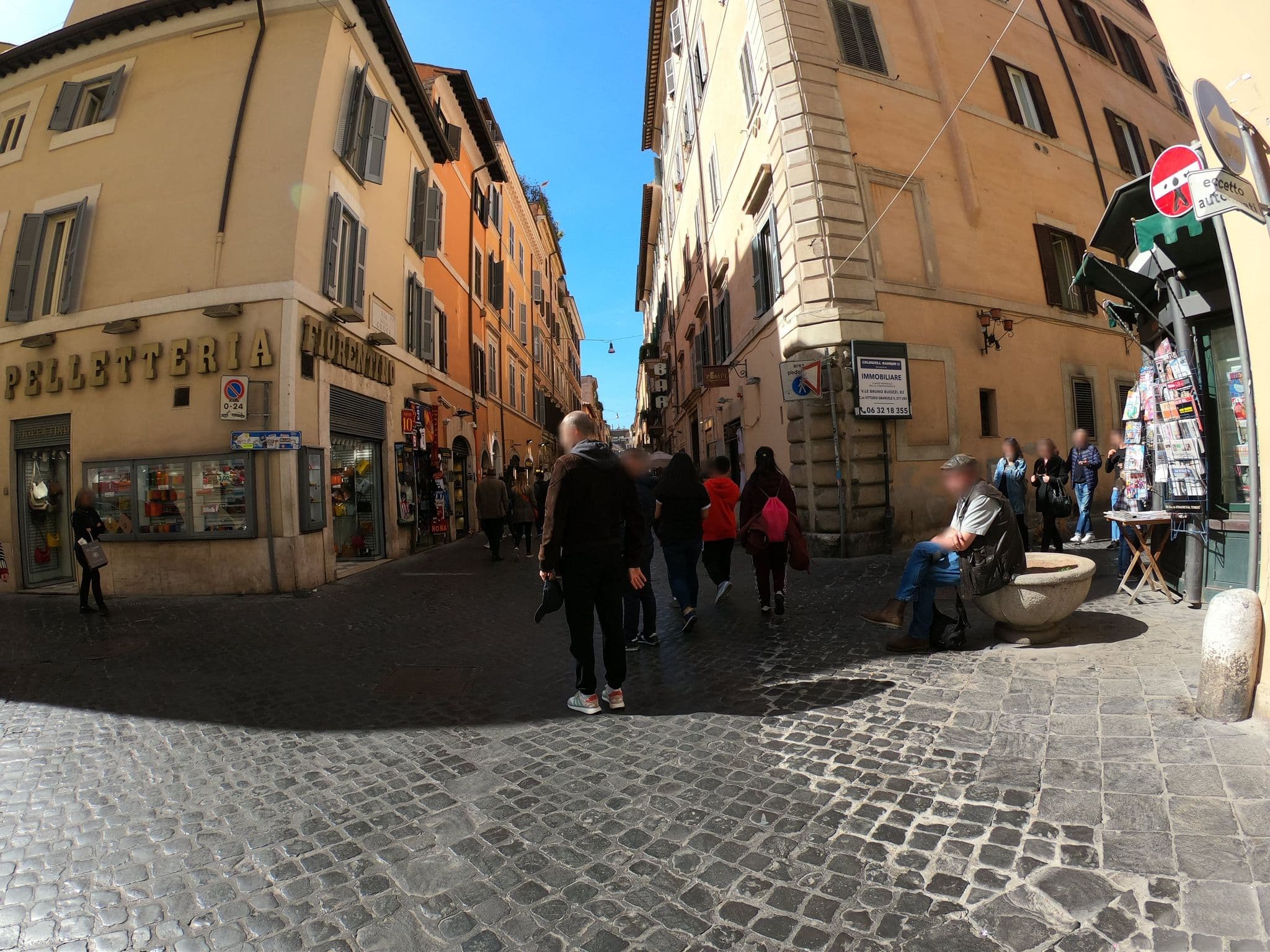 Street view near Hotel Condotti, Campo Marzio — © richlv (CC BY-SA · Mapillary)