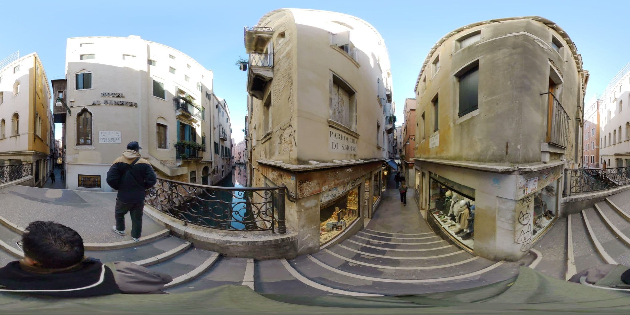 Street view near residenza la loggia, Venice