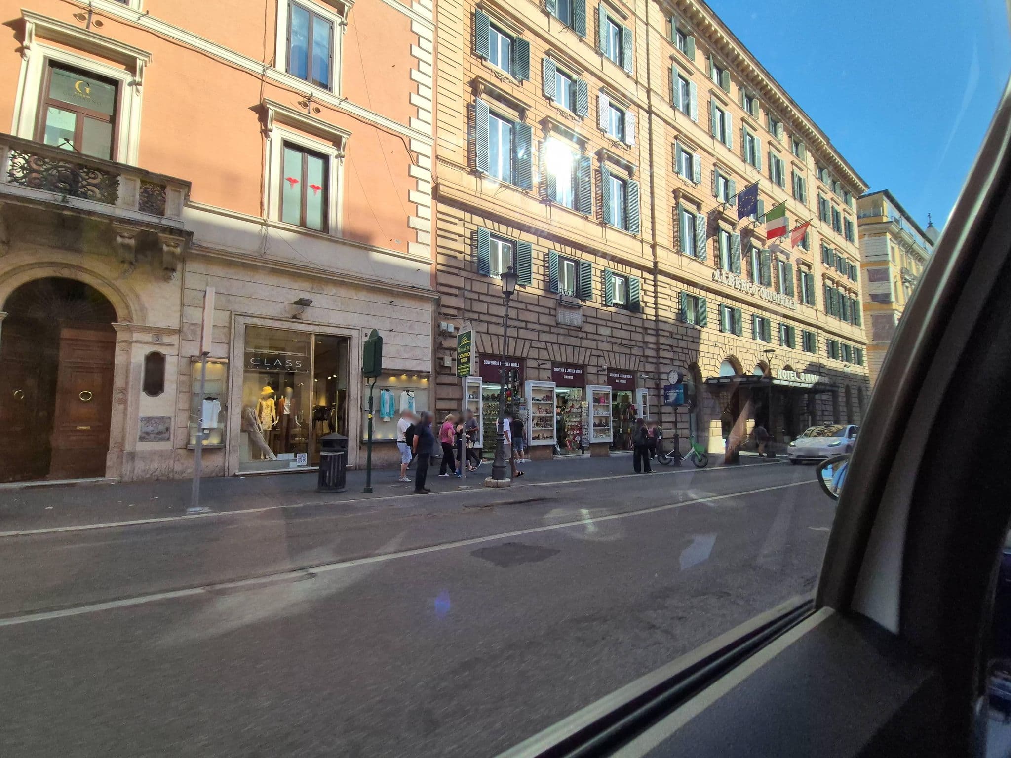 Street view near Hotel Quirinale, Ludovisi — © omfg_notpr (CC BY-SA · Mapillary)