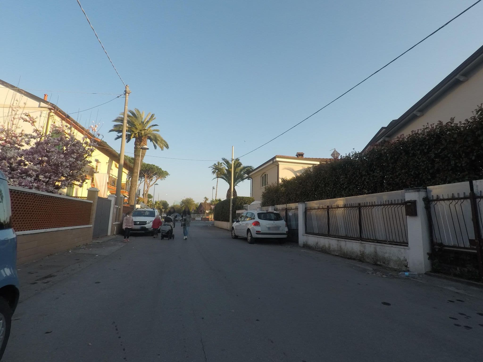 Street view near Hotel Luna, Marina di Massa — © cxc (CC BY-SA · Mapillary)