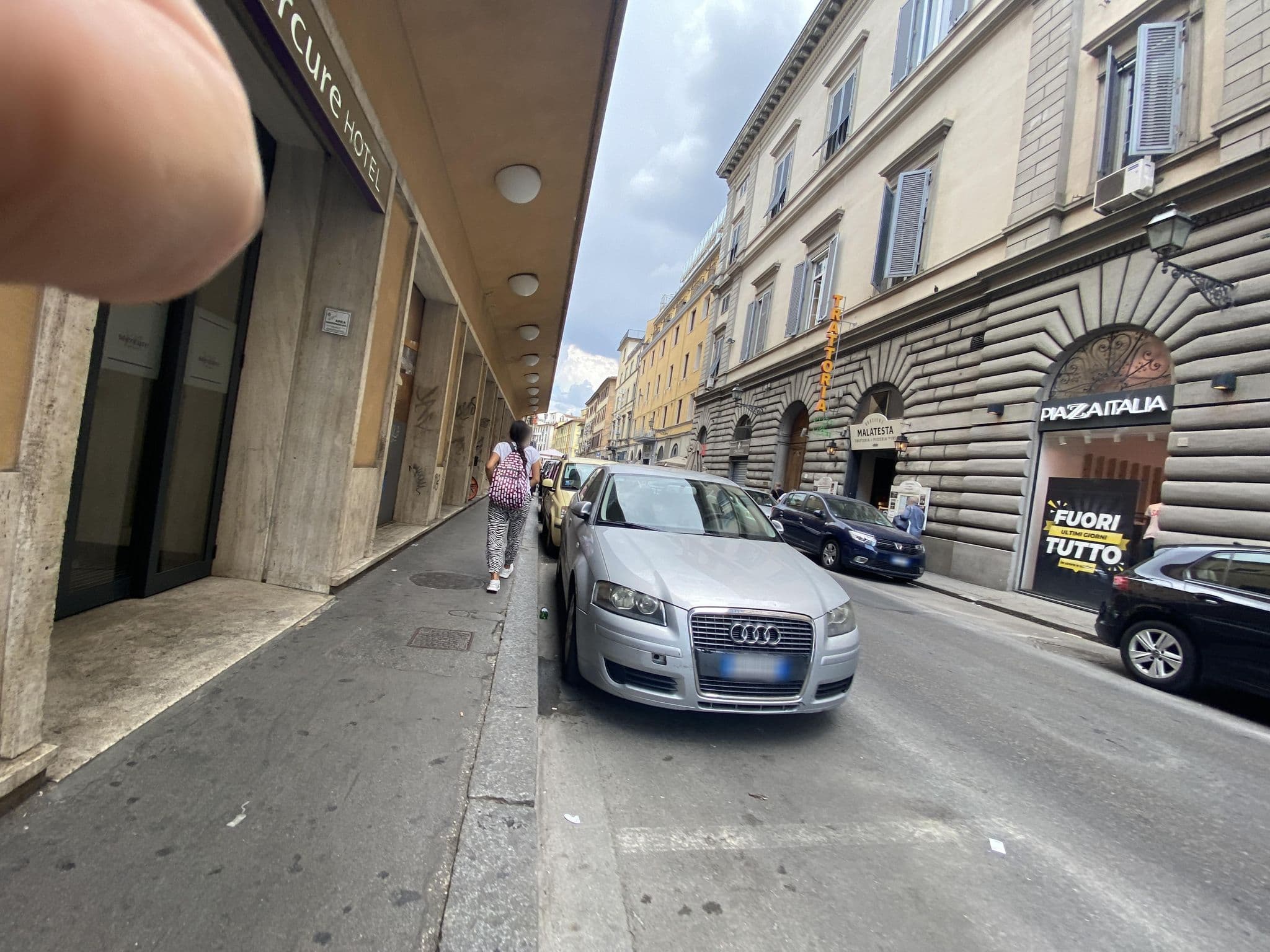 Street view near Mercure, Florence