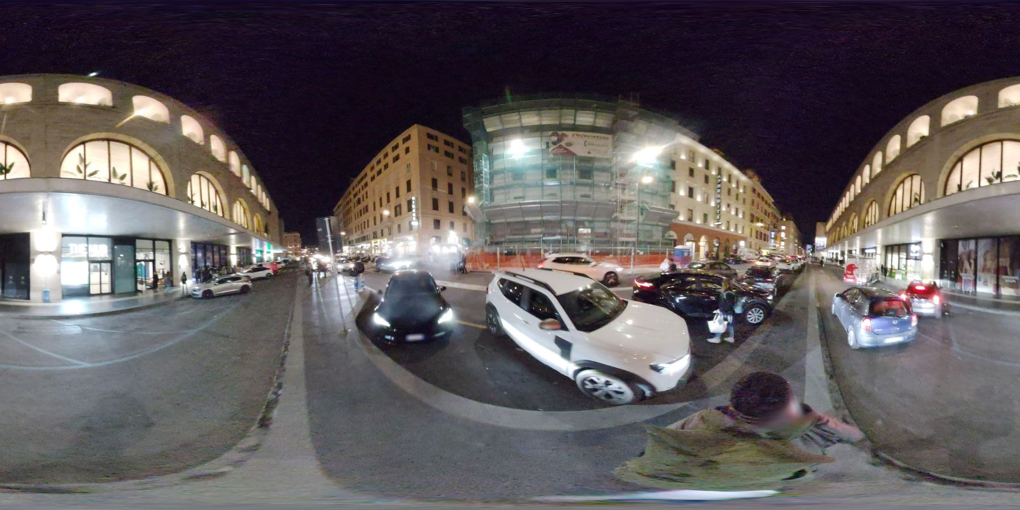 Street view near Hotel Robinson, Castro Pretorio