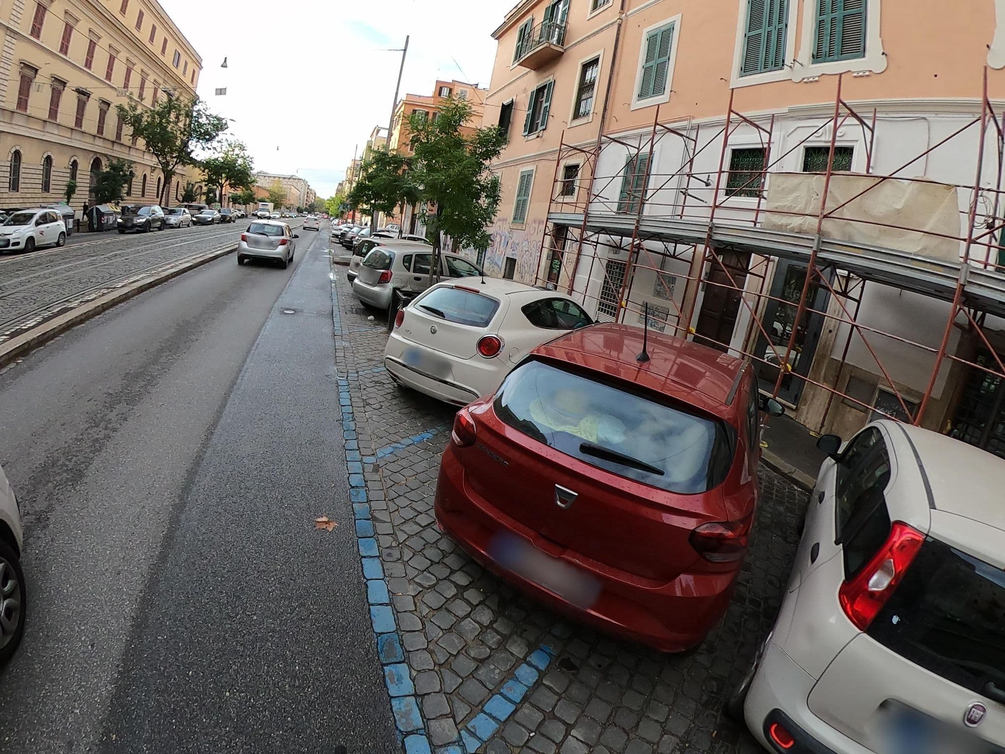 Street view near Donatello, Rome — © alesarrett (CC BY-SA · Mapillary)