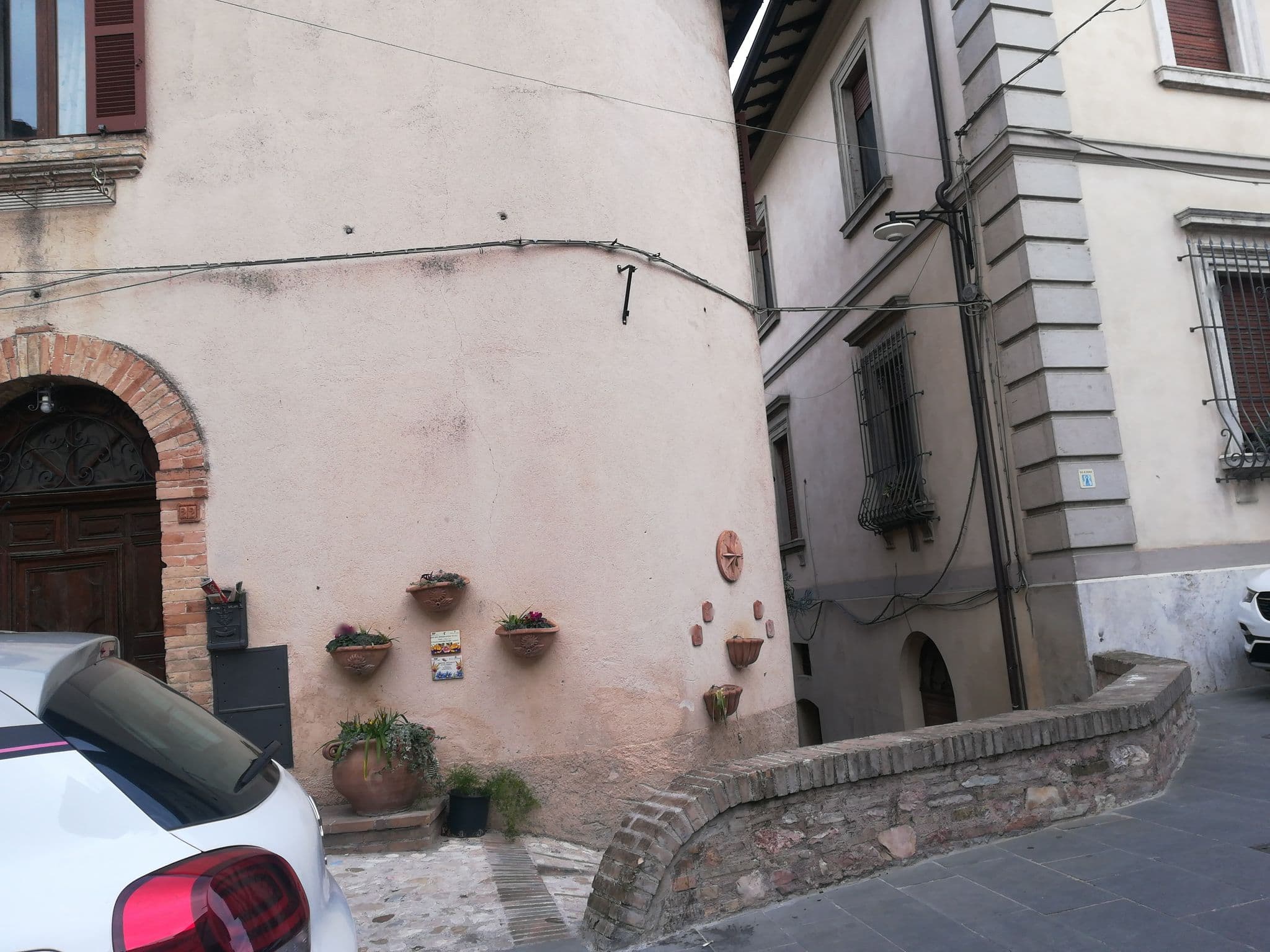 Street view near Fratello Sole, Spello — © jeawrong (CC BY-SA · Mapillary)