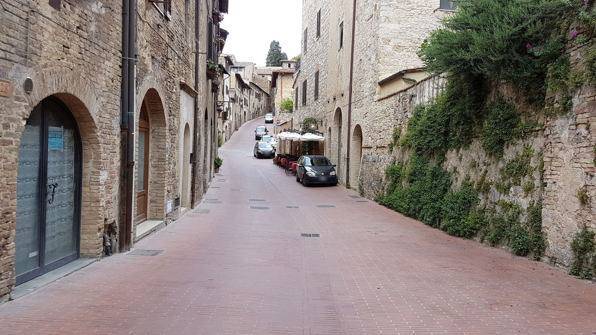 Street view near Il Nido di Anna, San Gimignano — © jopparn (CC BY-SA · Mapillary)