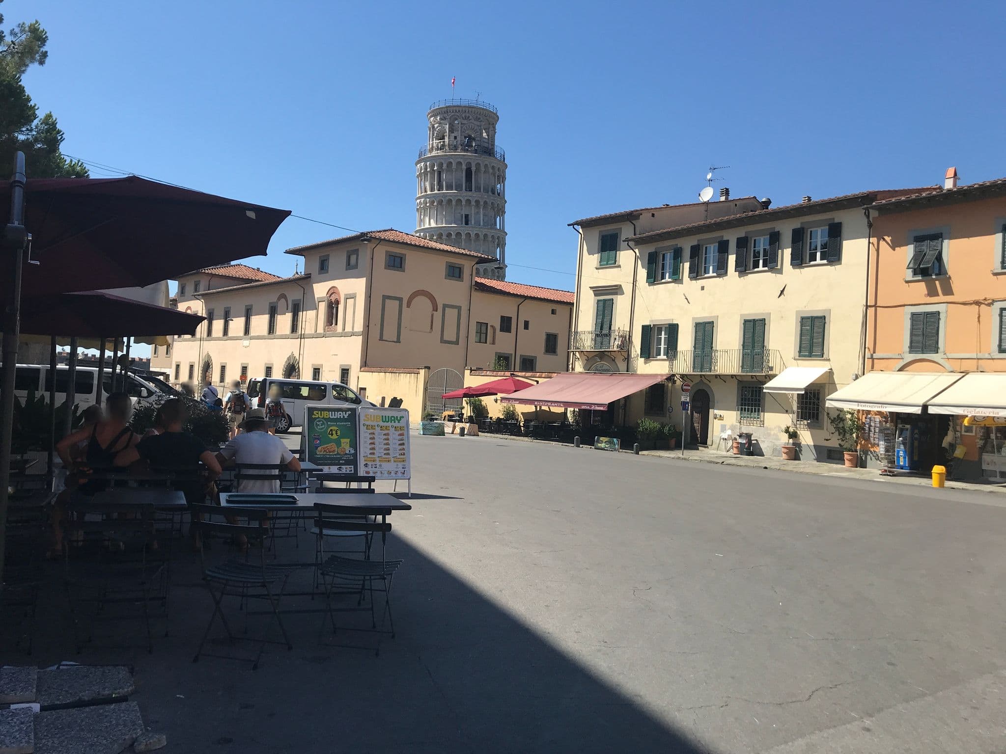Street view near Kinzica, Pisa
