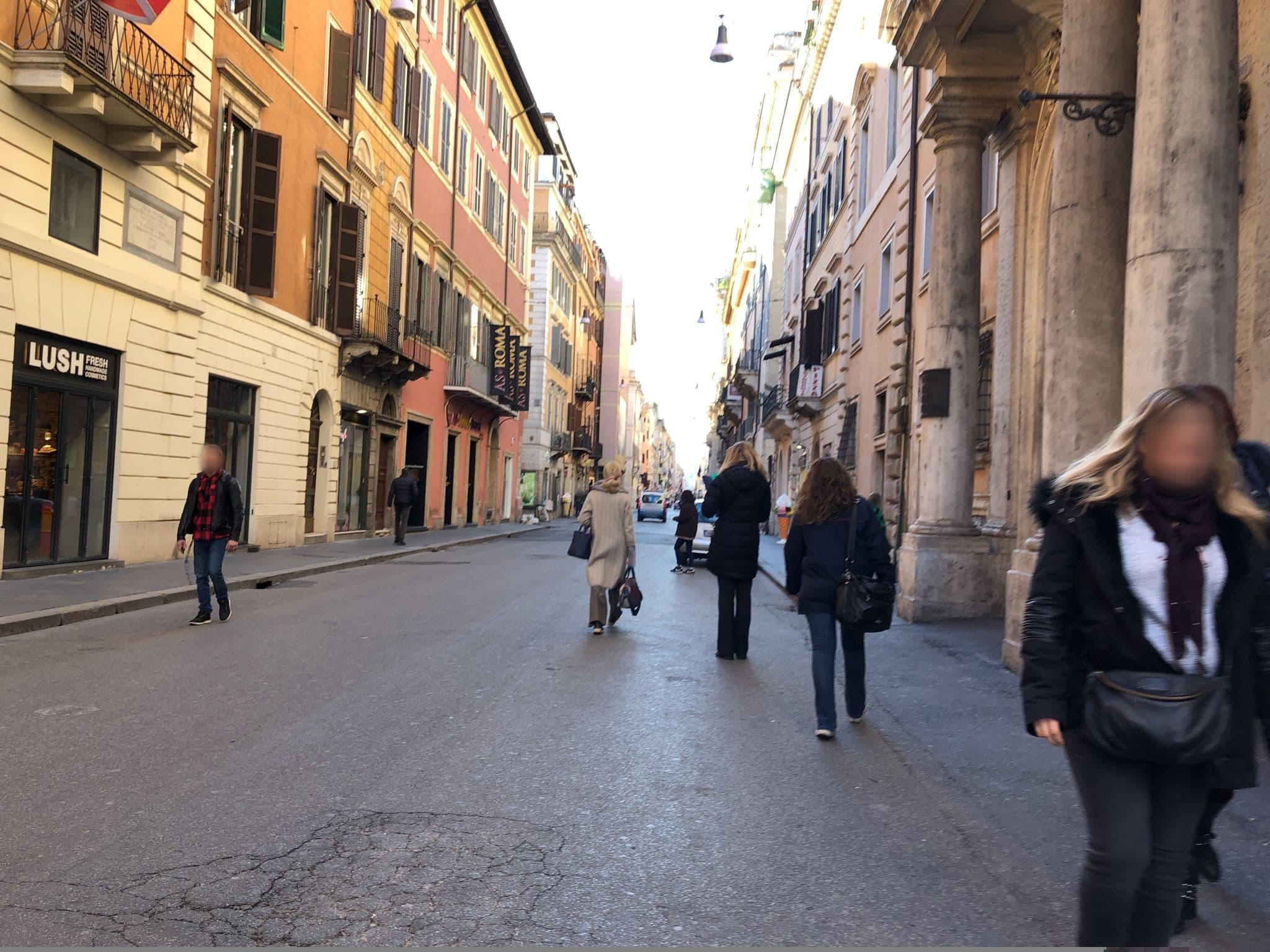 Street view near Giardino Del Corso, Campo Marzio — © peterleth (CC BY-SA · Mapillary)