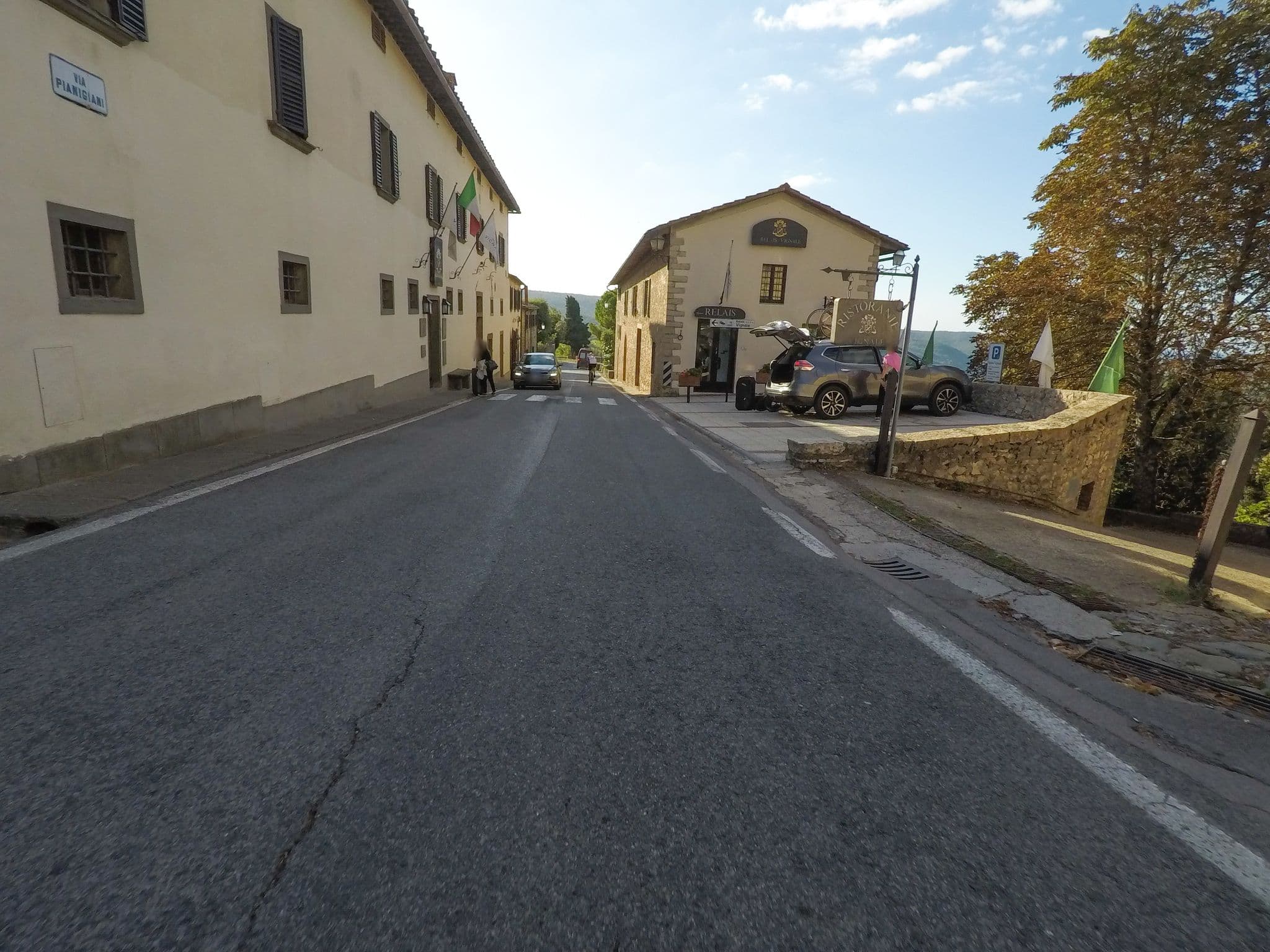 Street view near Relais Vignale, Gaiole in Chianti — © esario (CC BY-SA · Mapillary)