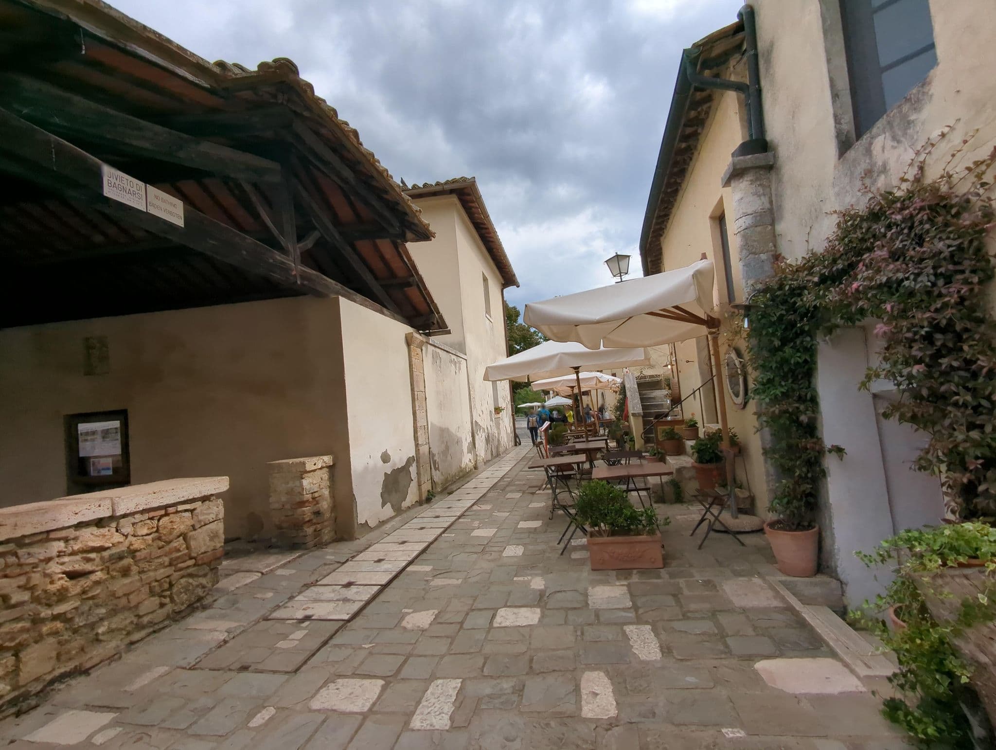 Street view near Locanda del Loggiato, San Quirico d'Orcia — © ente (CC BY-SA · Mapillary)