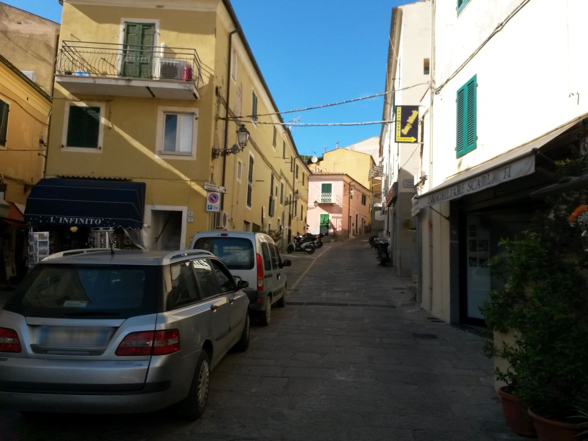 Street view near Casa dei Pescatori, Porto Azzurro — © rausk (CC BY-SA · Mapillary)