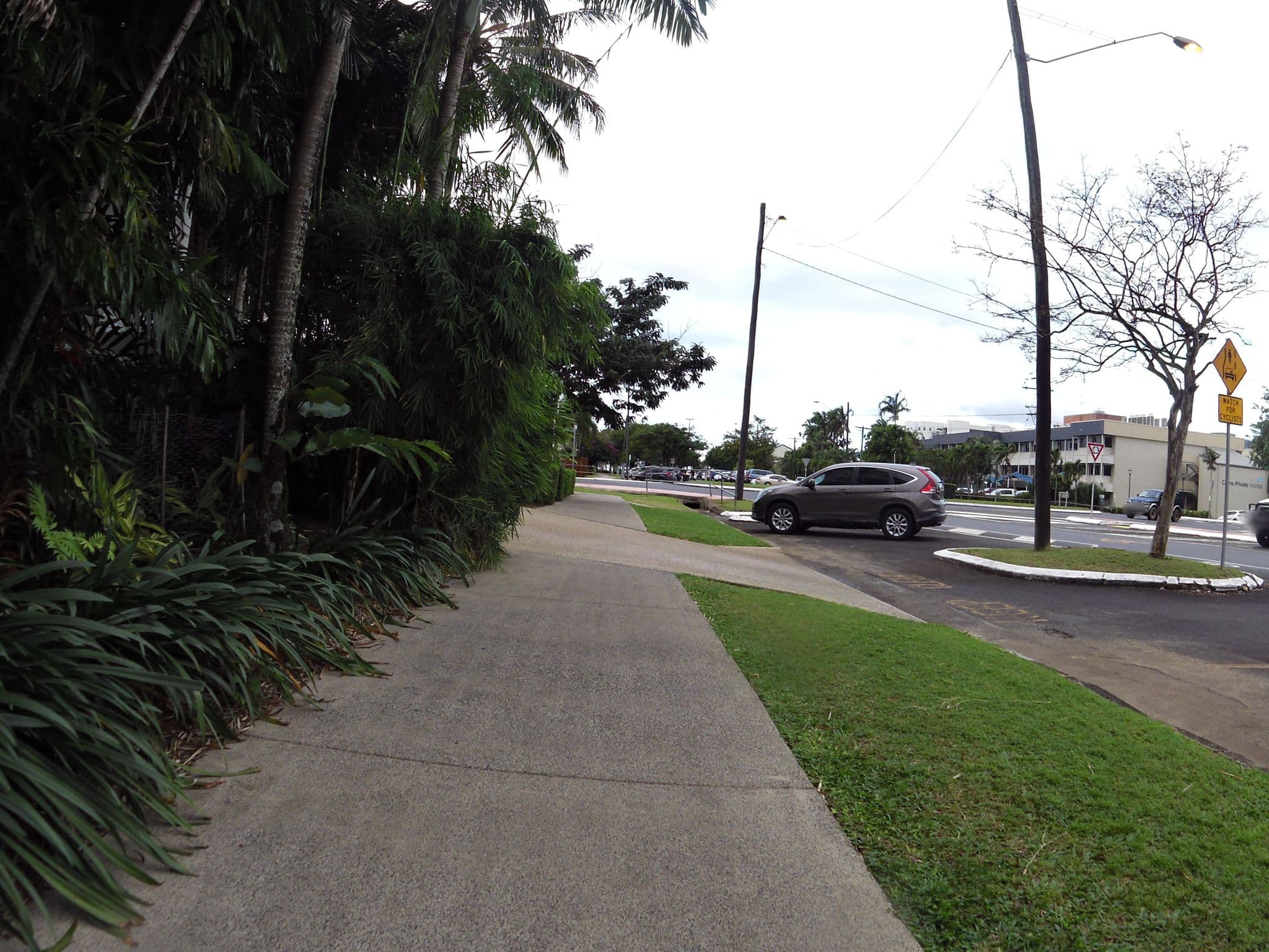 Street view near 201 Lake Street, Cairns City — © skillsy (CC BY-SA · Mapillary)