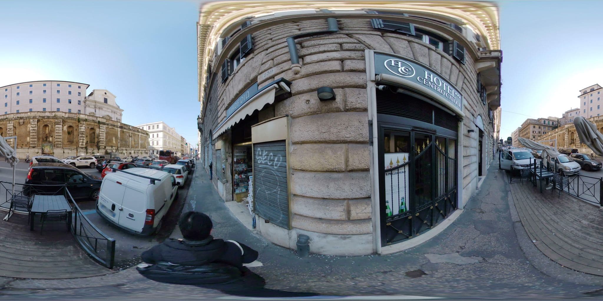 Street view near Rome Style Apartments, Pigna — © akiyoshiii213 (CC BY-SA · Mapillary)