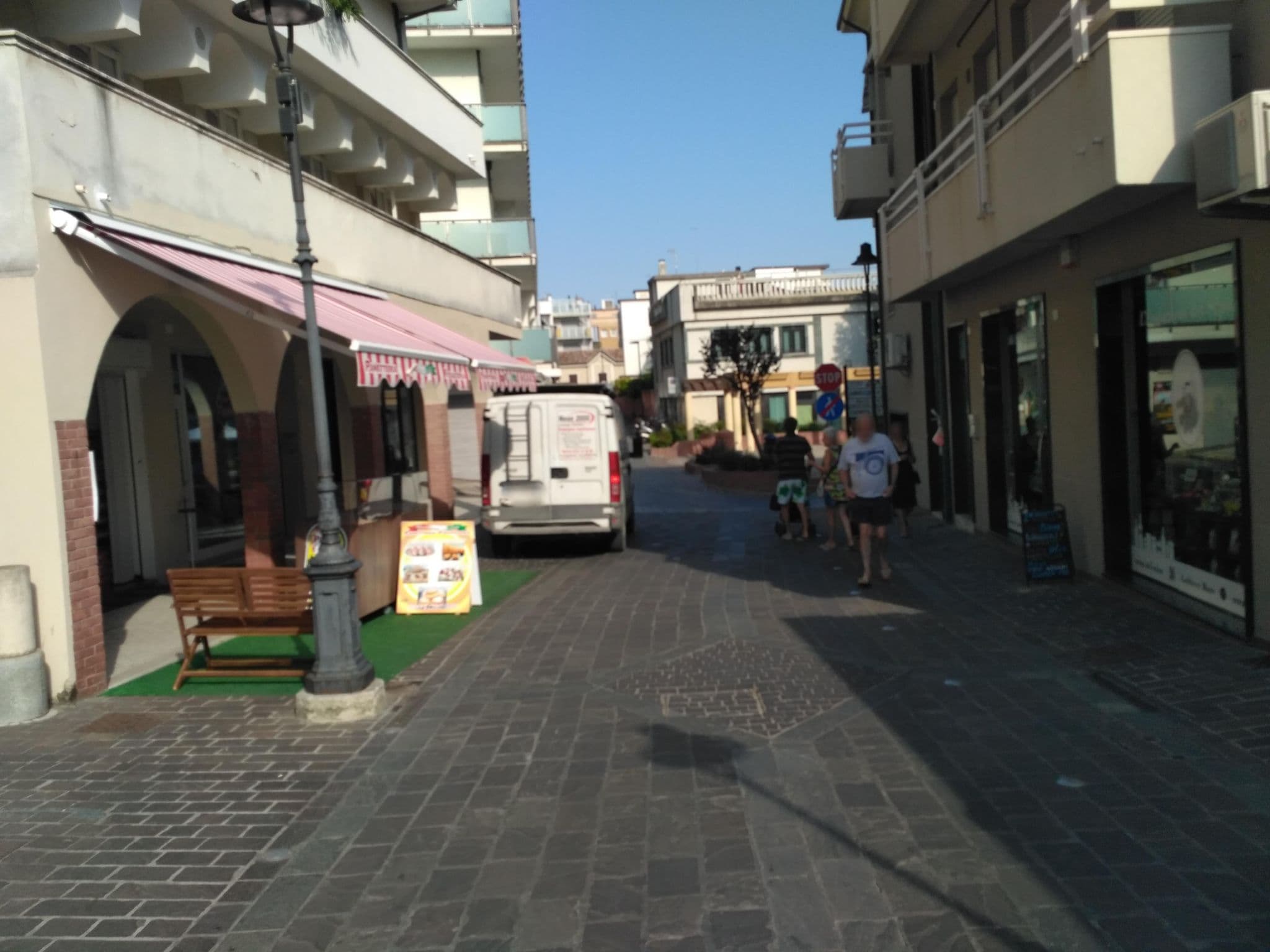 Street view near Hotel Lido, Gabicce Mare — © folini (CC BY-SA · Mapillary)