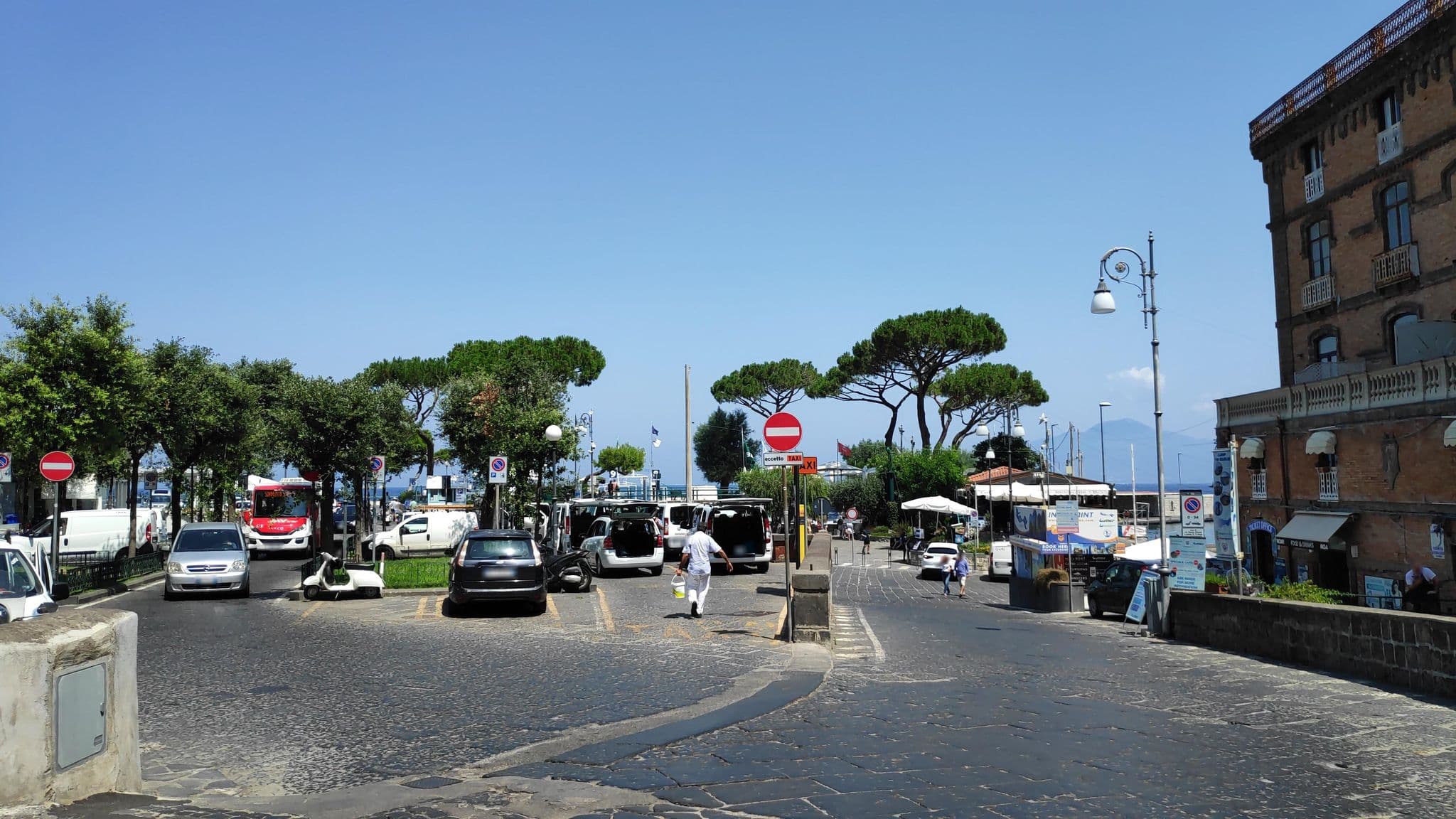 Street view near Hotel Il Faro, Sorrento — © marcuscalabresus (CC BY-SA · Mapillary)