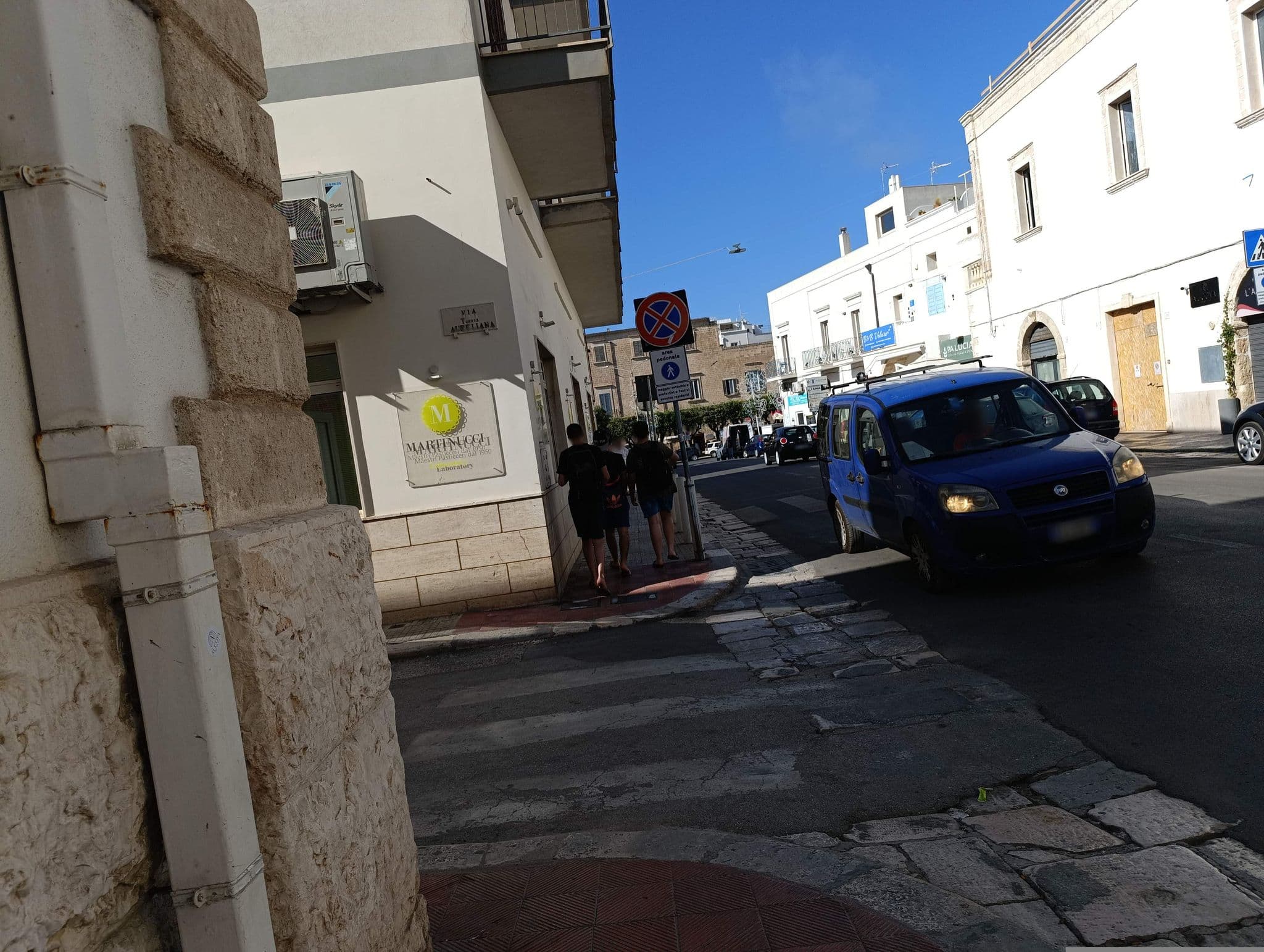 Street view near Casa Modugno, Polignano a Mare — © jeawrong (CC BY-SA · Mapillary)