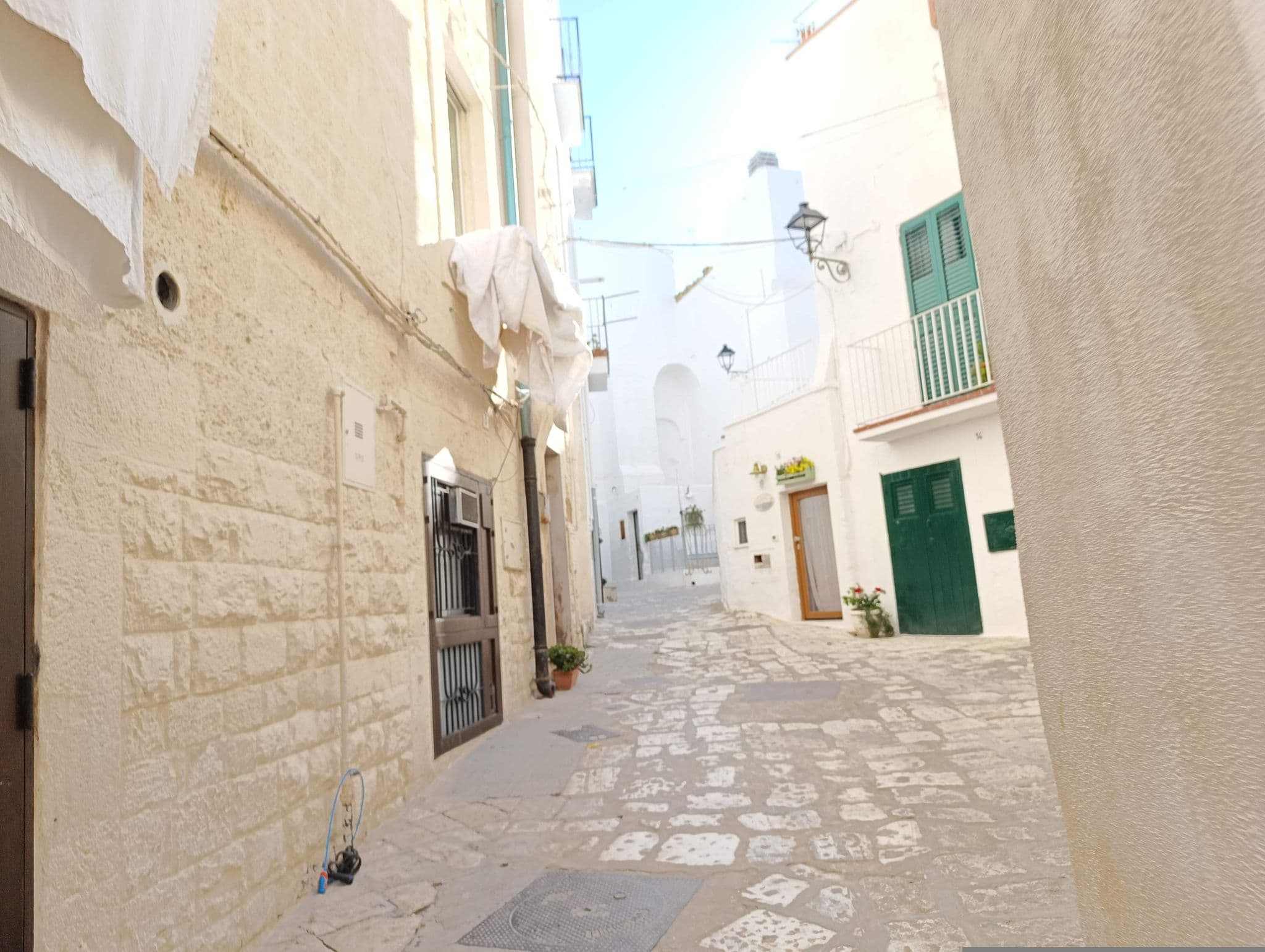 Street view near B&B dei Serafini - Dimora Grecale, Polignano a Mare — © jeawrong (CC BY-SA · Mapillary)