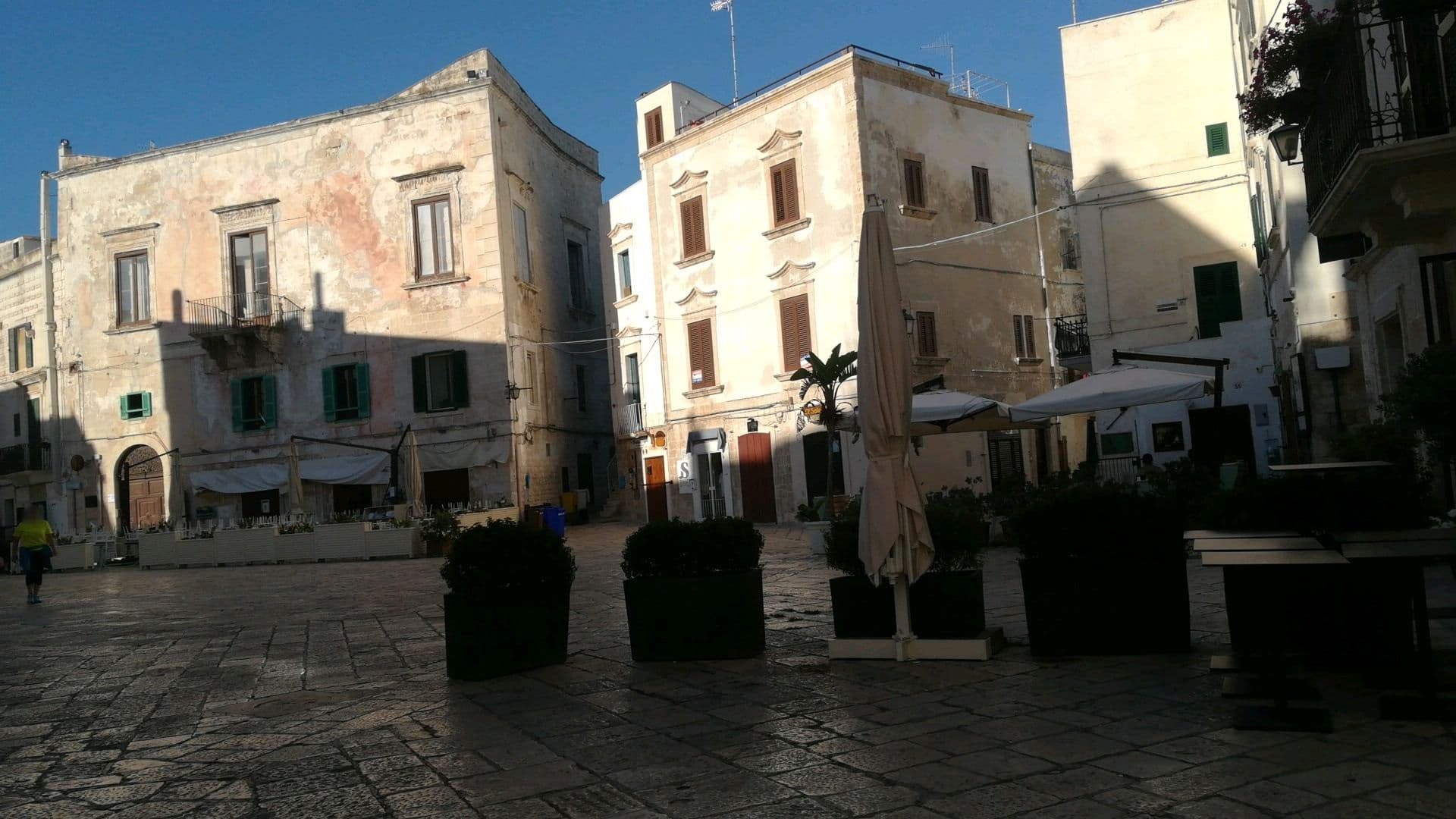 Street view near 6 stelle Mama rooms & terraces, Polignano a Mare — © jeawrong (CC BY-SA · Mapillary)