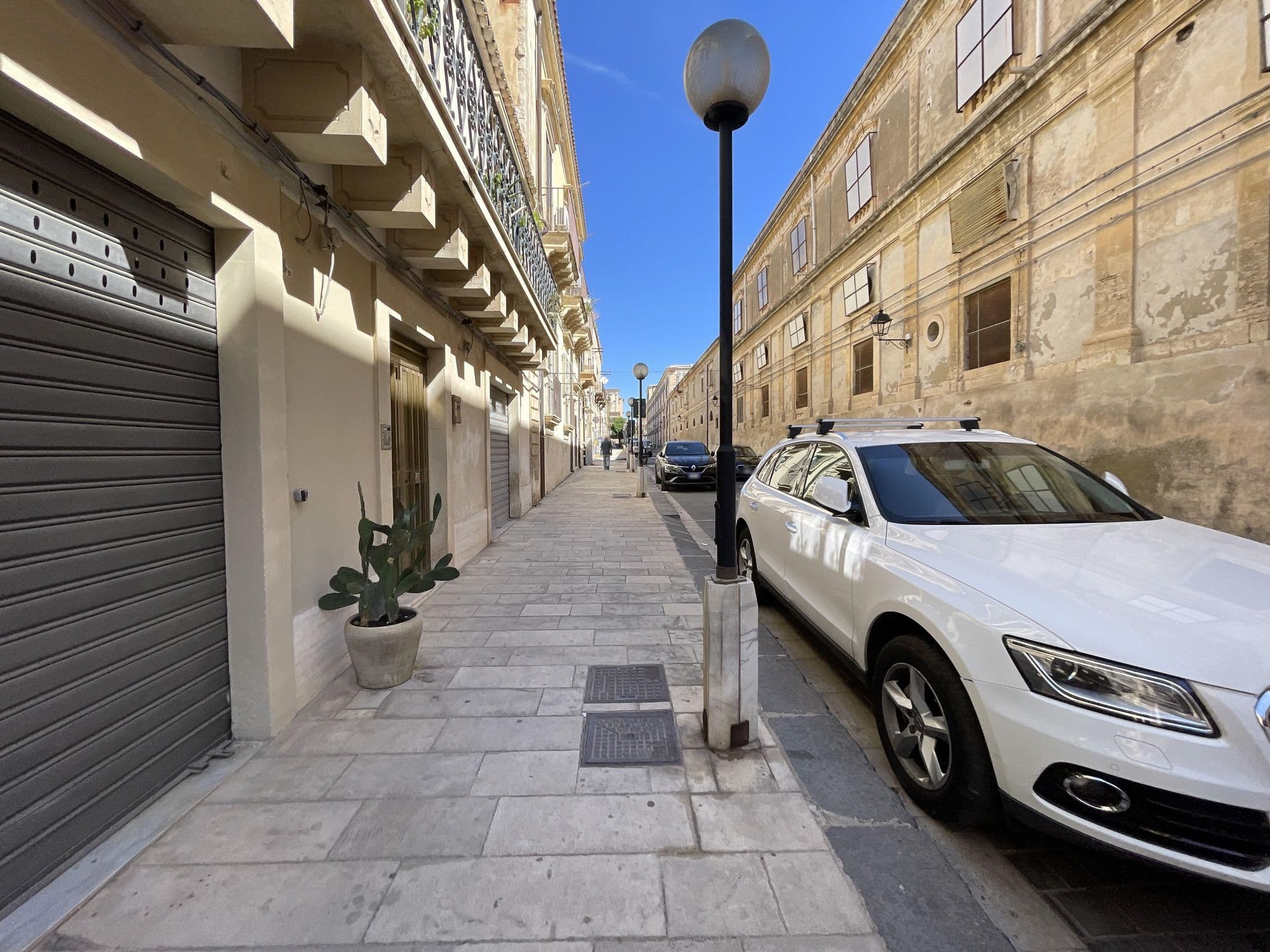 Street view near Embrace Sicily, Noto — © asturksever (CC BY-SA · Mapillary)