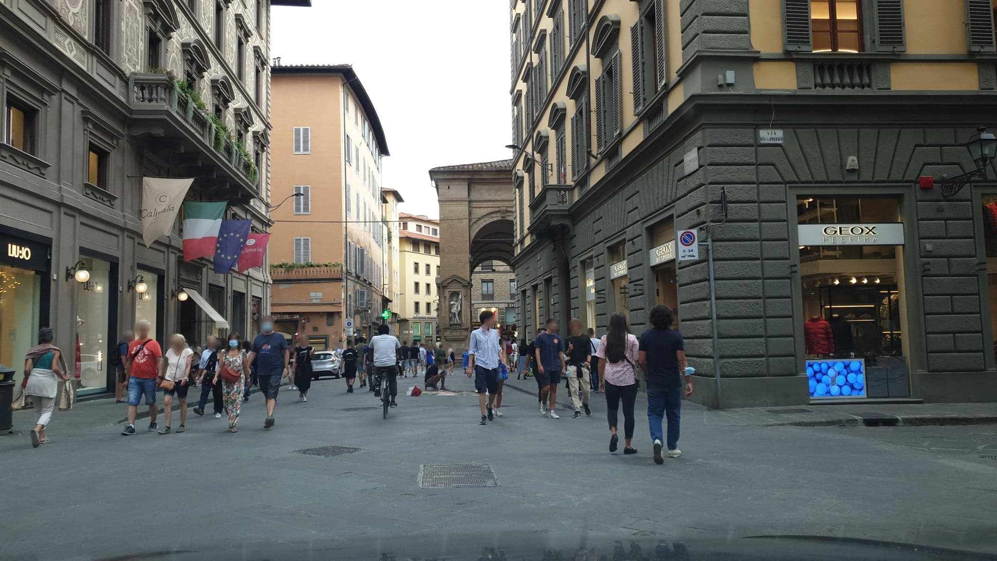 Street view near Hotel Pierre, Florence