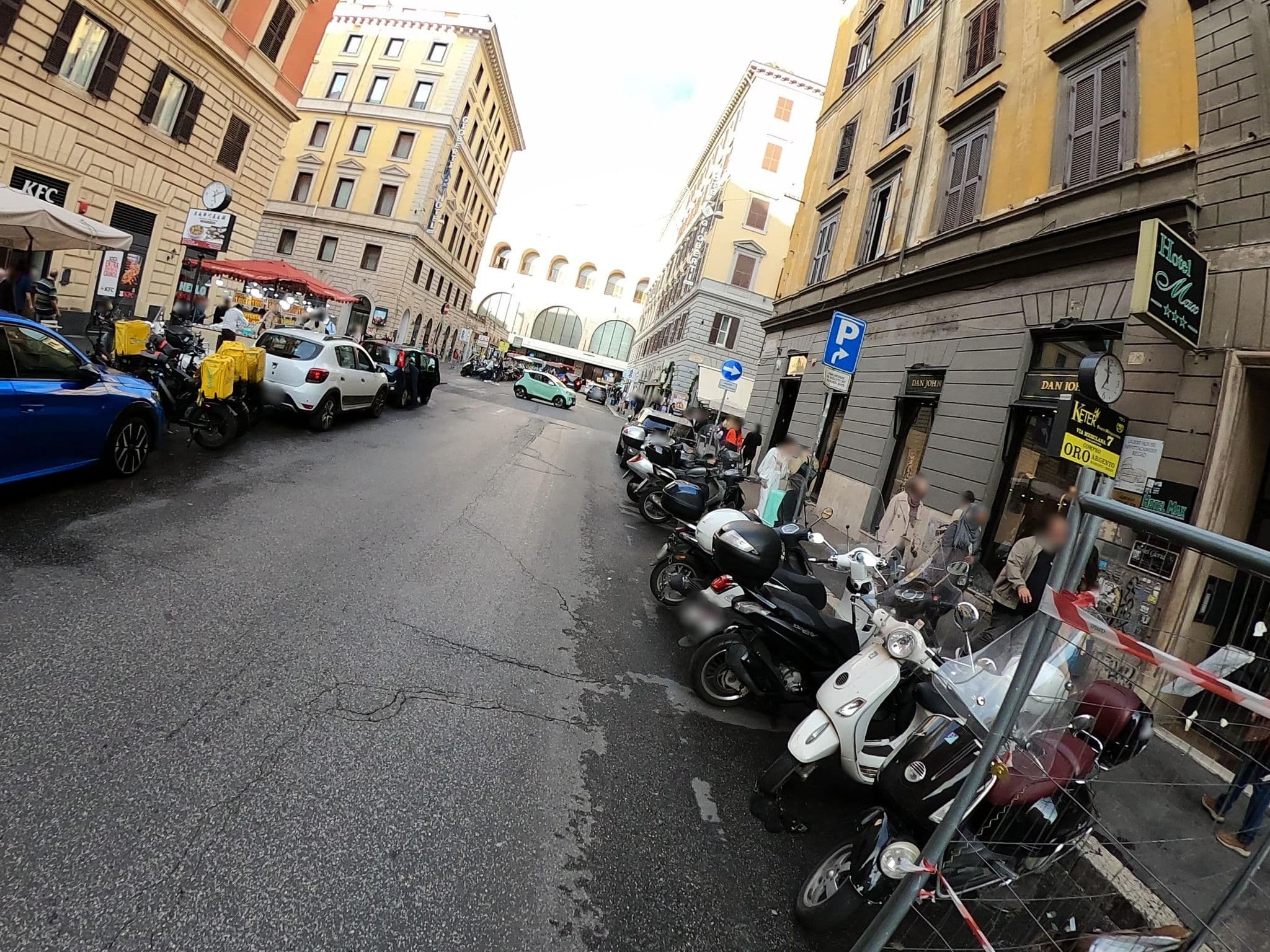 Street view near Hotel Ferrari, Monti — © alesarrett (CC BY-SA · Mapillary)