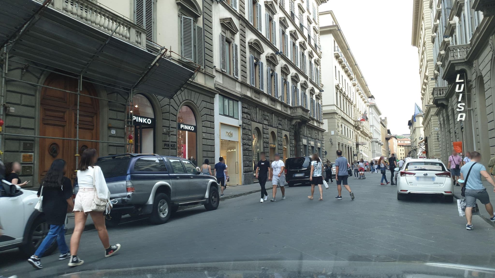 Street view near Il Salotto di Firenze, Florence