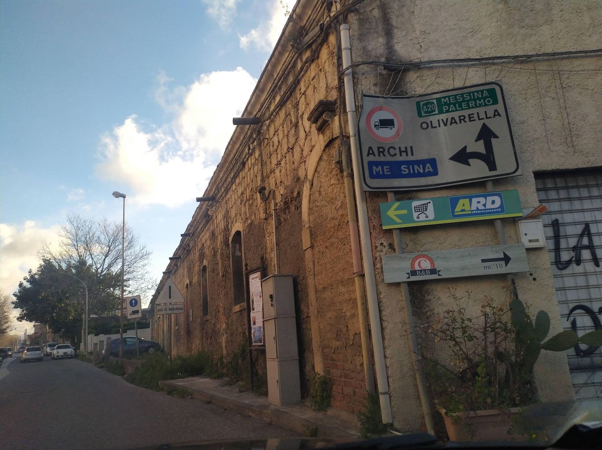 Street view near Caravello B&B, Milazzo — © mcosm (CC BY-SA · Mapillary)