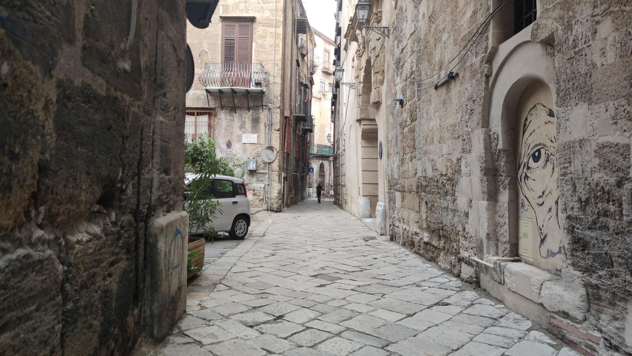 Street view near BeeClaire, Palermo — © mrey (CC BY-SA · Mapillary)