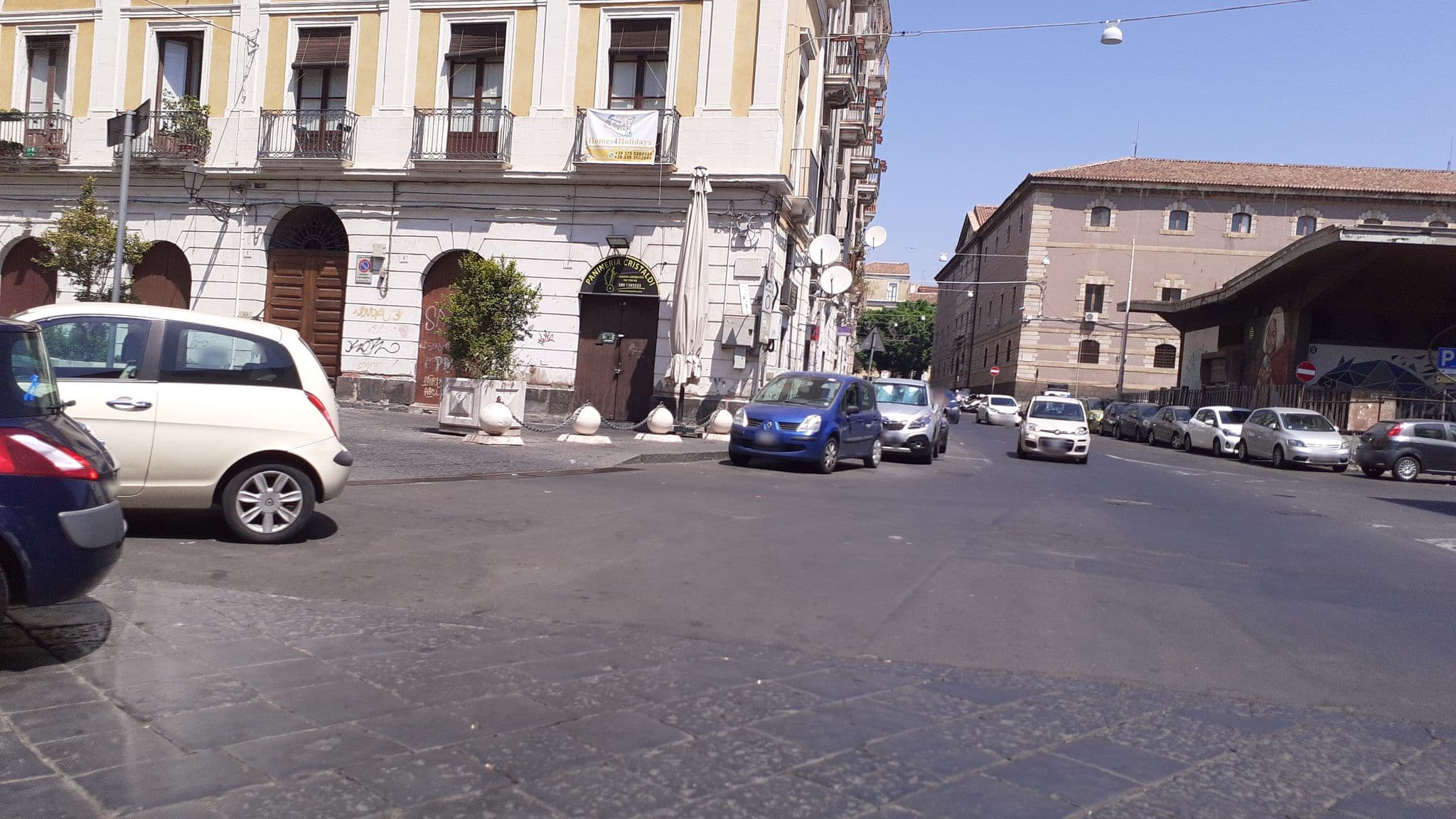 Street view near Al Teatro Massimo, Catania