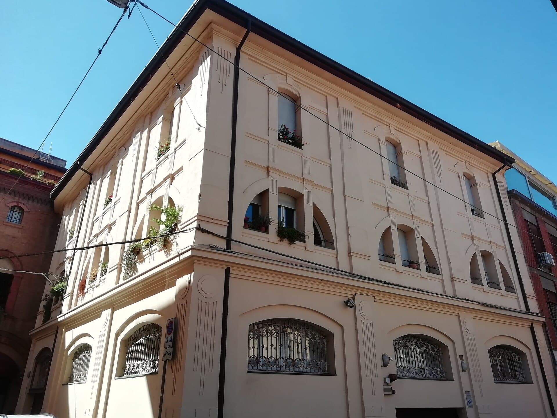 Il Castello Hostel Boutique (via Wikimedia Commons, CC BY-SA 3.0)