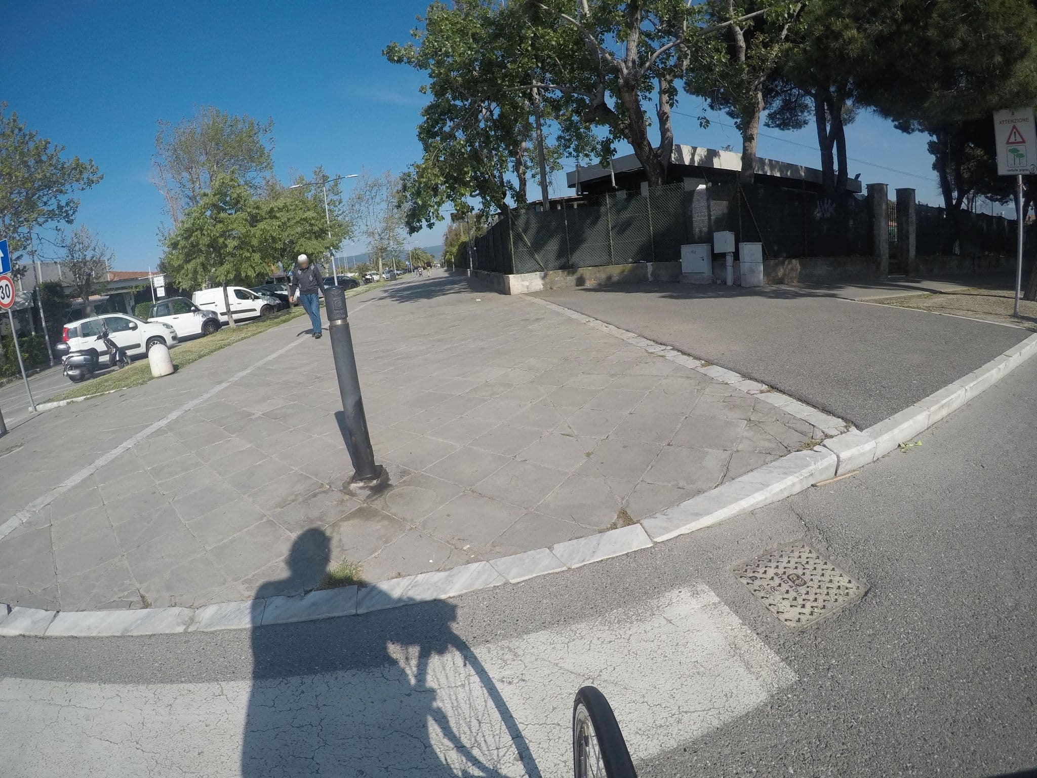 Street view near Atlantic, Marina di Carrara — © cxc (CC BY-SA · Mapillary)