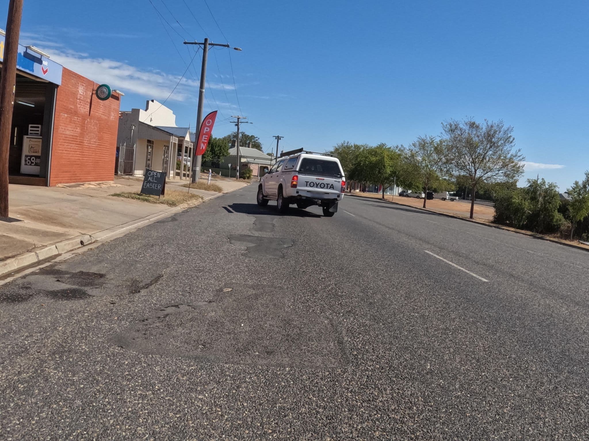 Street view near National Hotel, Stawell — © skillsy (CC BY-SA · Mapillary)