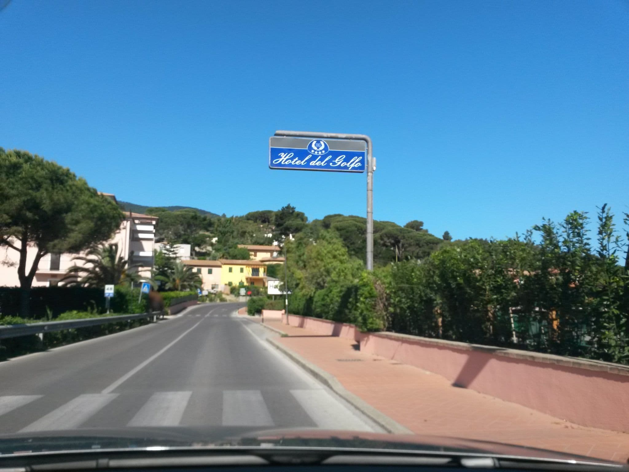 Street view near Hotel del Golfo, Campo nell'Elba — © rausk (CC BY-SA · Mapillary)