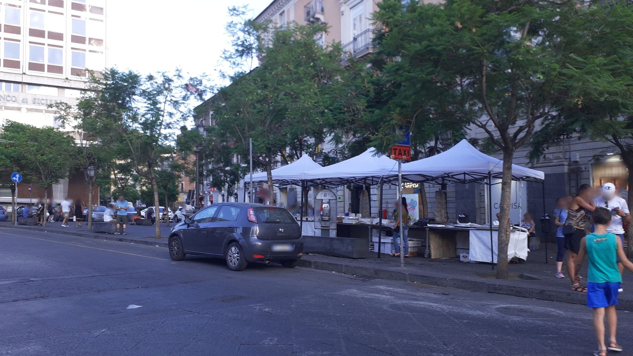 Street view near Stesicorea Palace, Catania