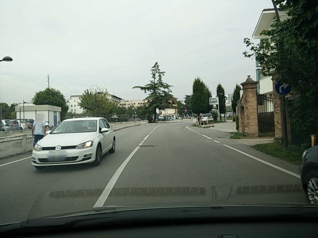 Street view near Hotel Ala, Treviso — © bellazambo (CC BY-SA · Mapillary)