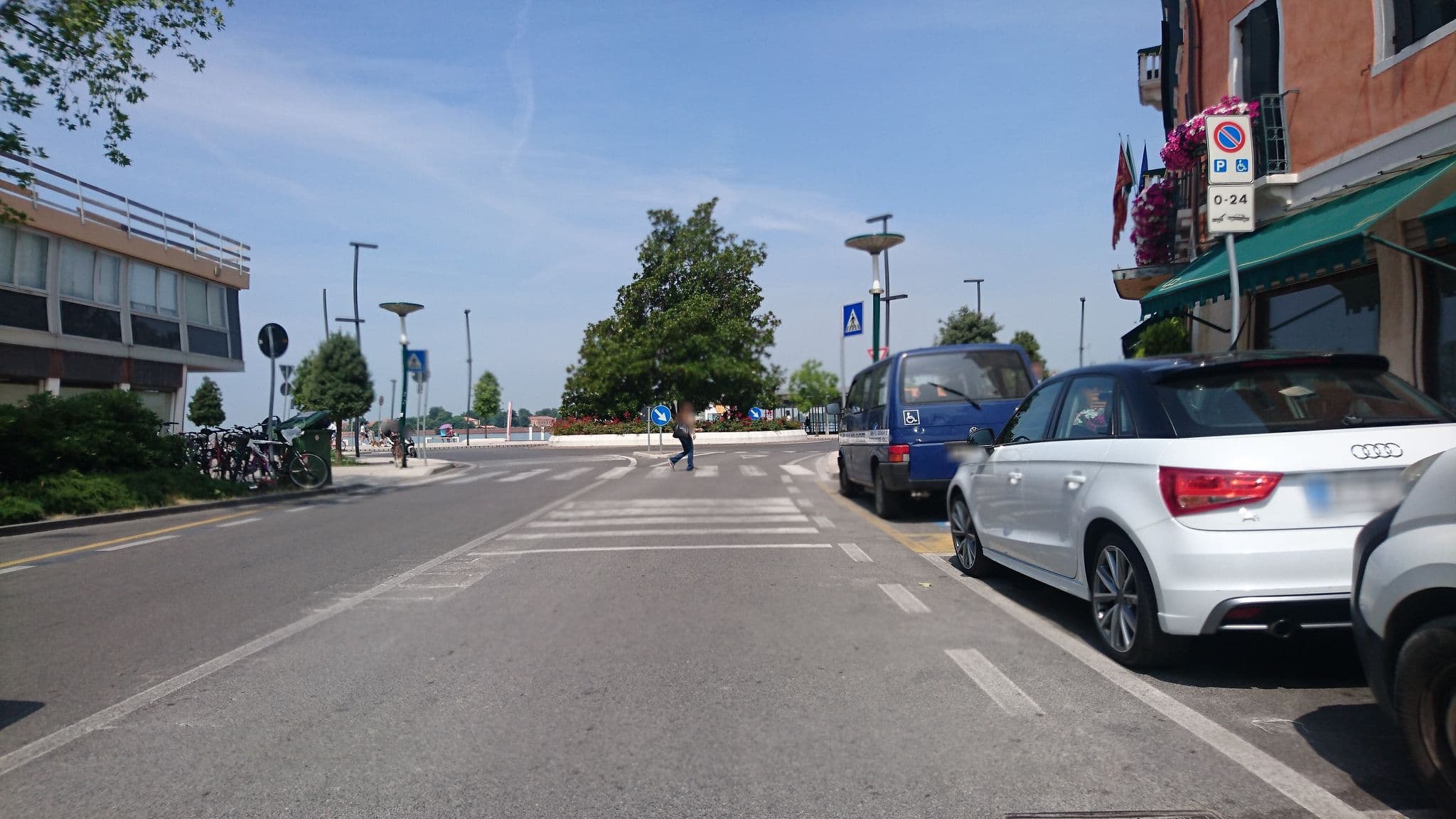 Street view near Hotel Riviera, Lido — © voschix (CC BY-SA · Mapillary)