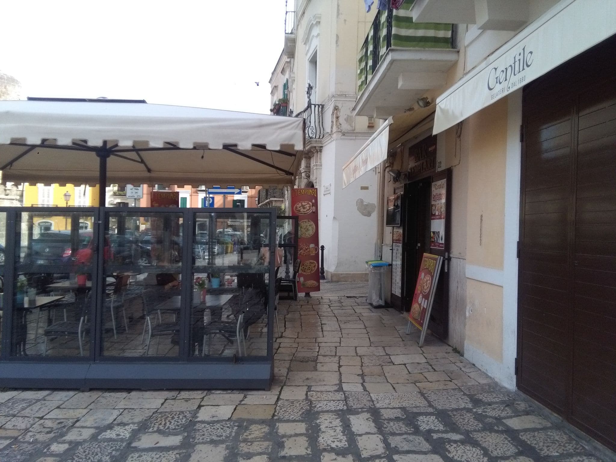 Street view near La Corte Del Borgo Antico, Bari