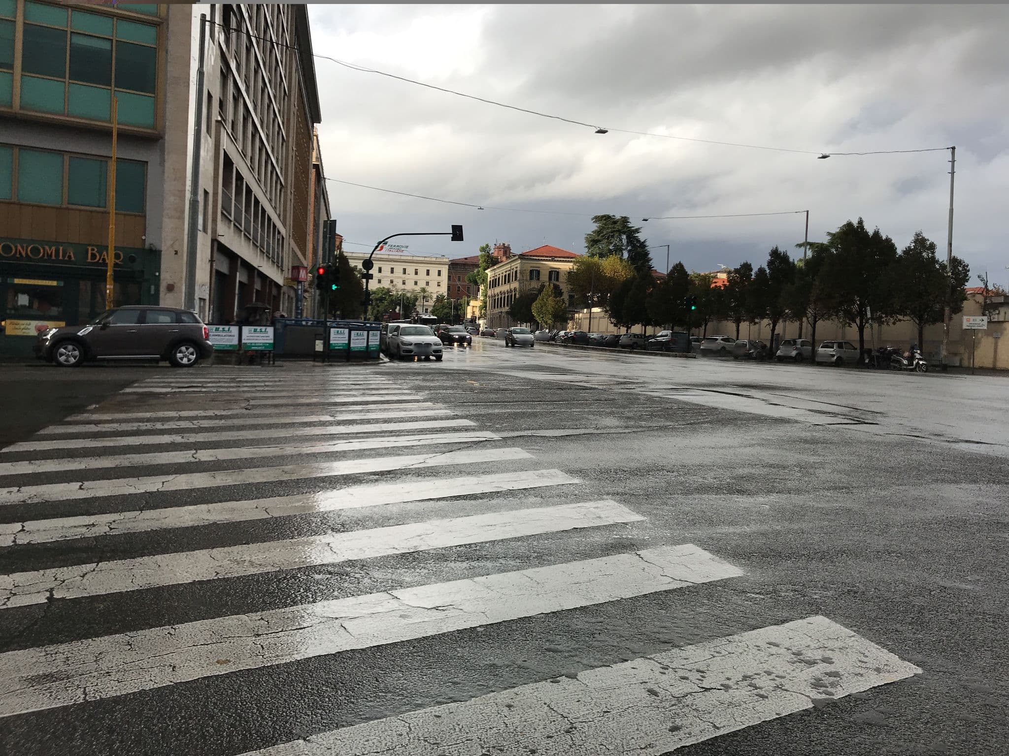 Street view near St. Martin, Castro Pretorio