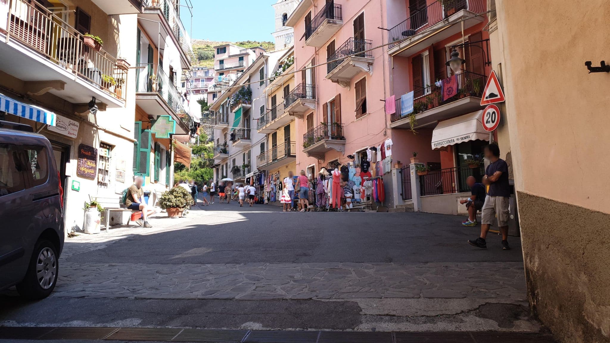 Street view near Camera Giglia, Riomaggiore — © jopparn (CC BY-SA · Mapillary)