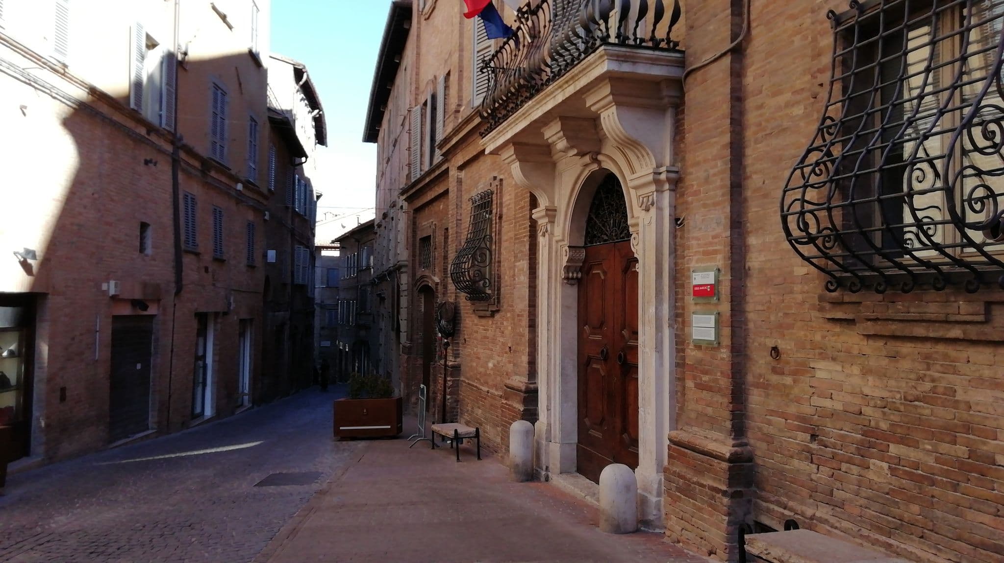 Street view near Palazzo Giusti Suites And Spa, Urbino — © andrea_riprogeo (CC BY-SA · Mapillary)